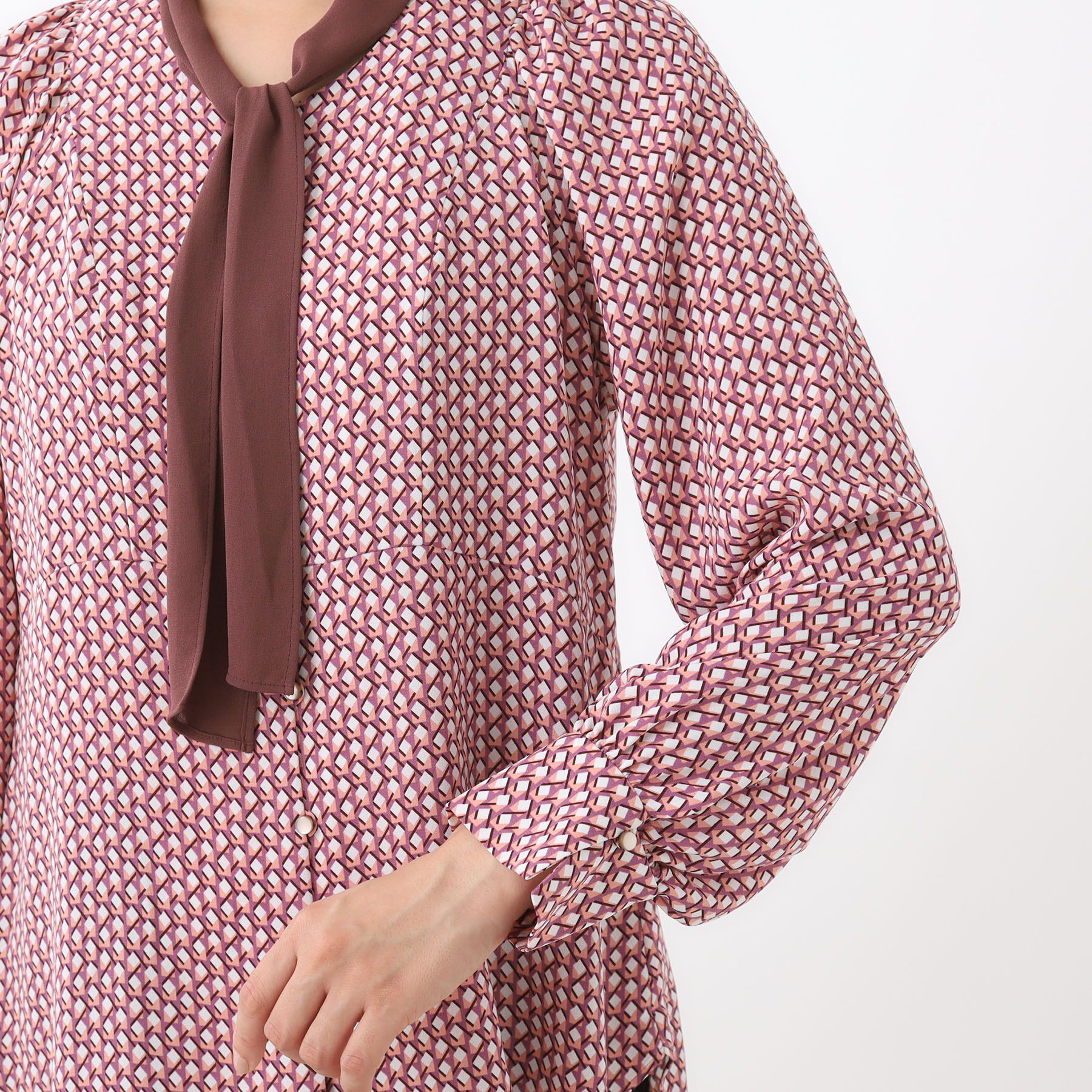 Reflect「【レイヤードに◎】ボウタイプリントブラウス」|シャツ・ブラウス|