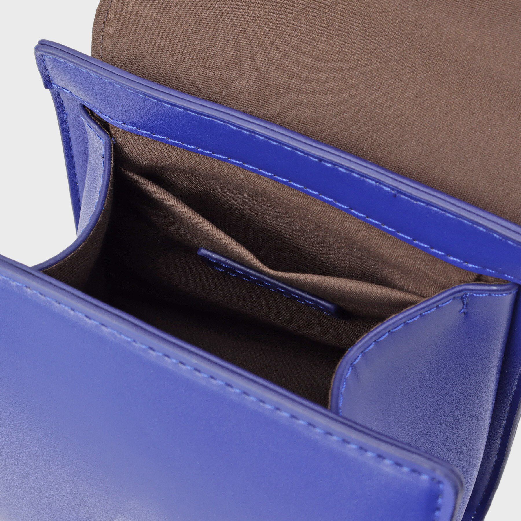 INDIVI「ミニスクエアショルダー」|ショルダー・メッセンジャー|