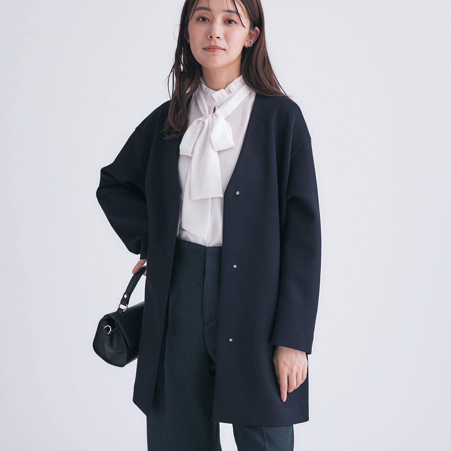 INDIVI「【秋／軽羽織り】ノーカラーミドル丈ライトコート」|ノーカラージャケット|