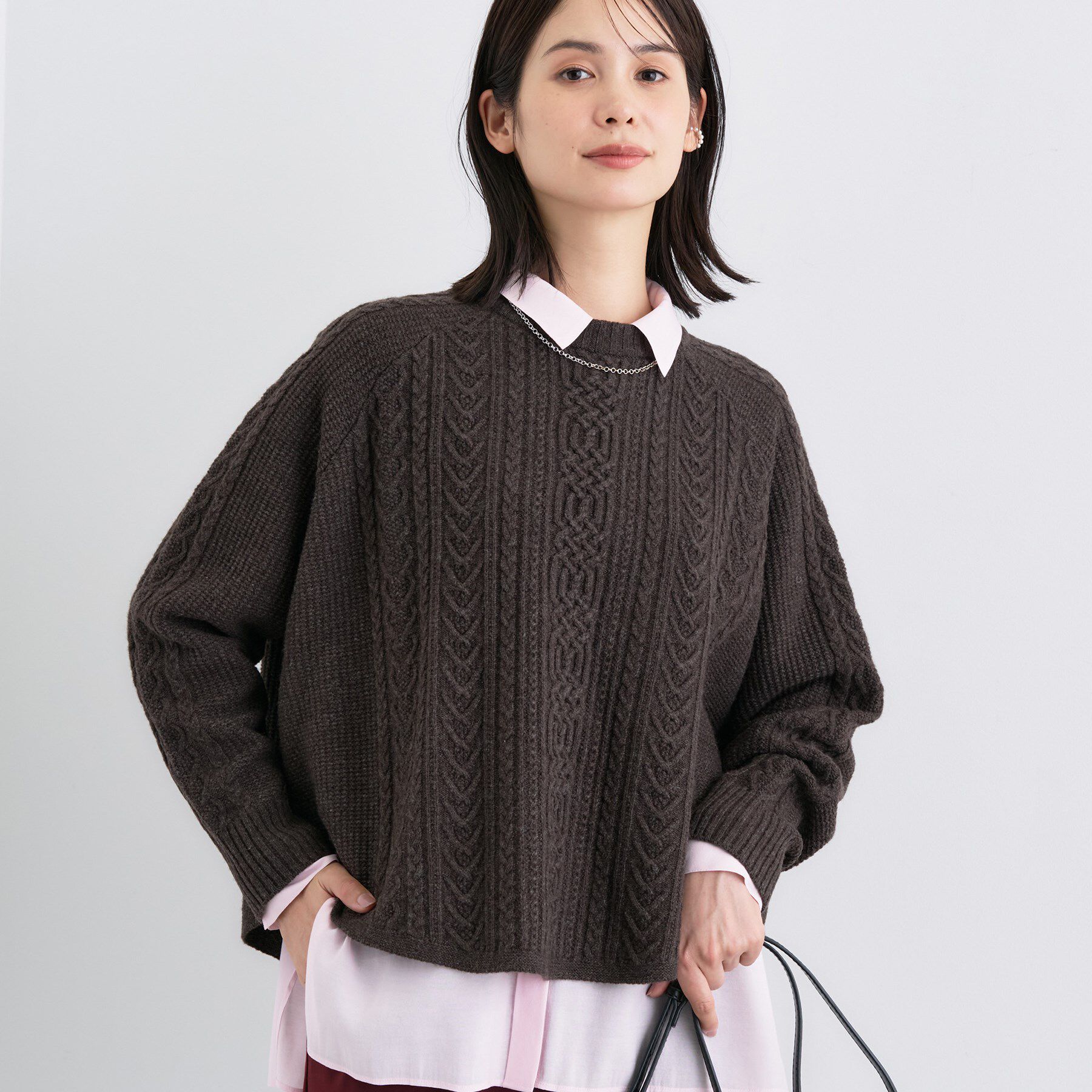 INDIVI「【洗える】ケーブルデザイン ラウンドヘムニット」|ニット・セーター|