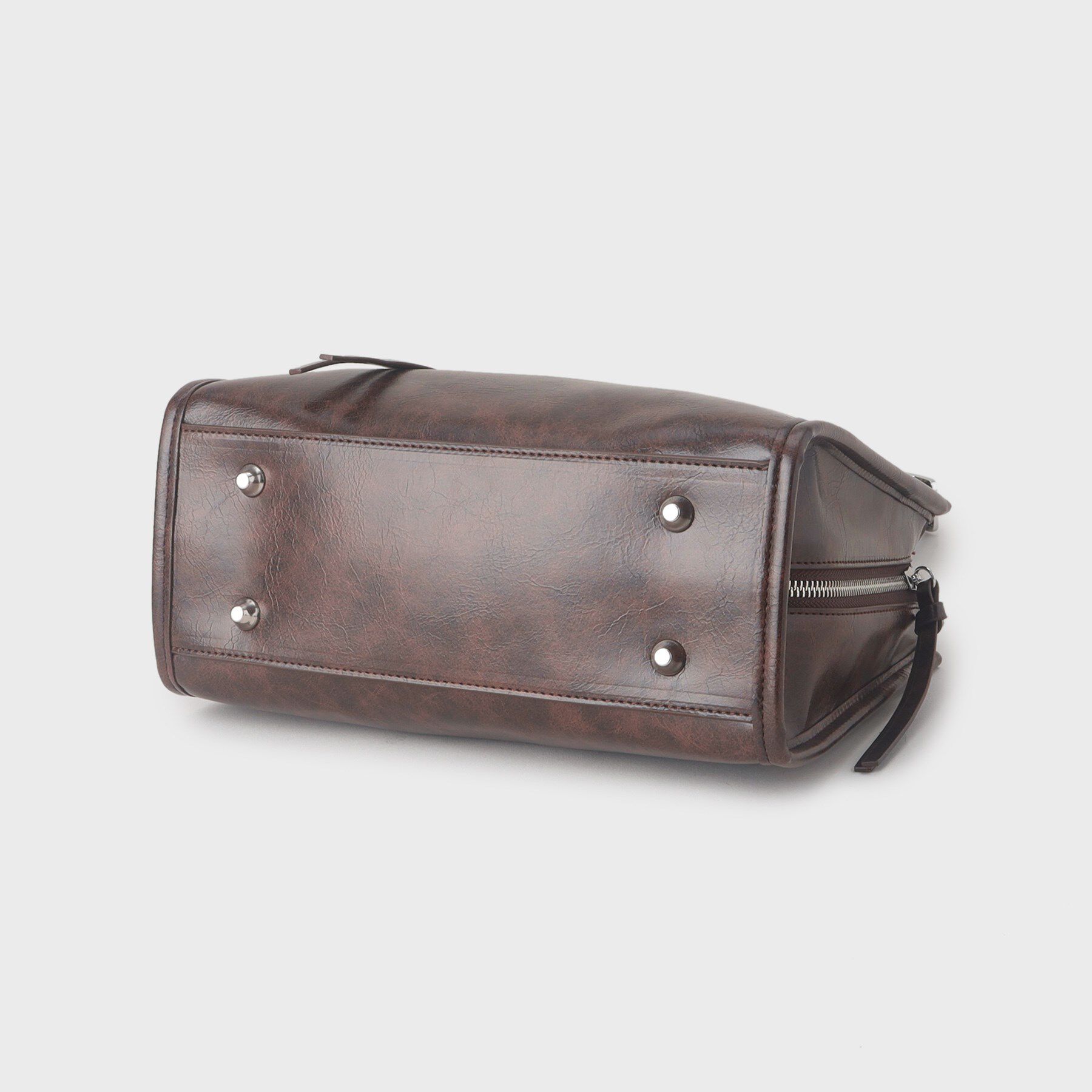 tk.TAKEO KIKUCHI「【FANCYシリーズ】スタッズスクエアボストンバッグ」|ショルダー・メッセンジャー|