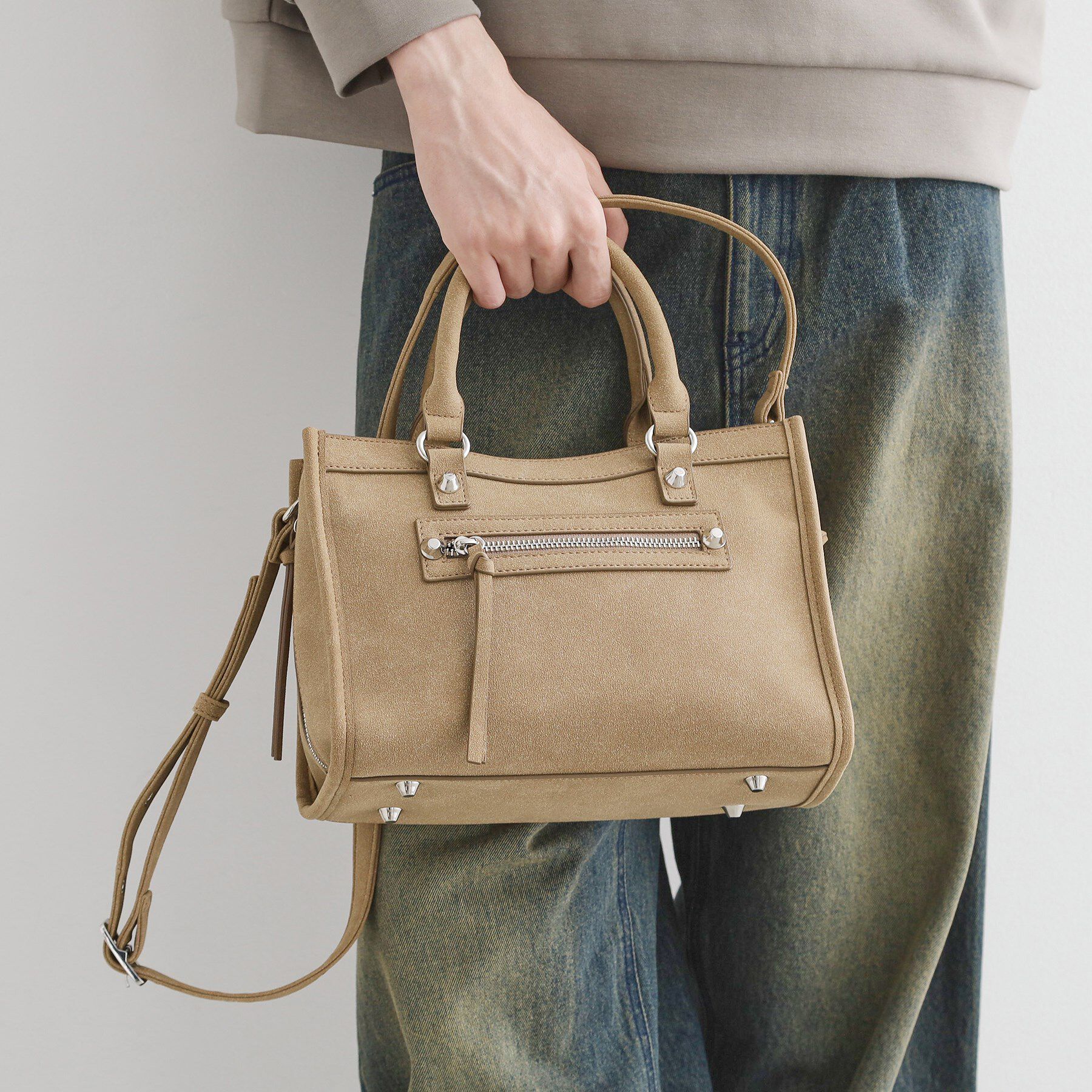 tk.TAKEO KIKUCHI「【FANCYシリーズ】スタッズスクエアボストンバッグ」|ショルダー・メッセンジャー|