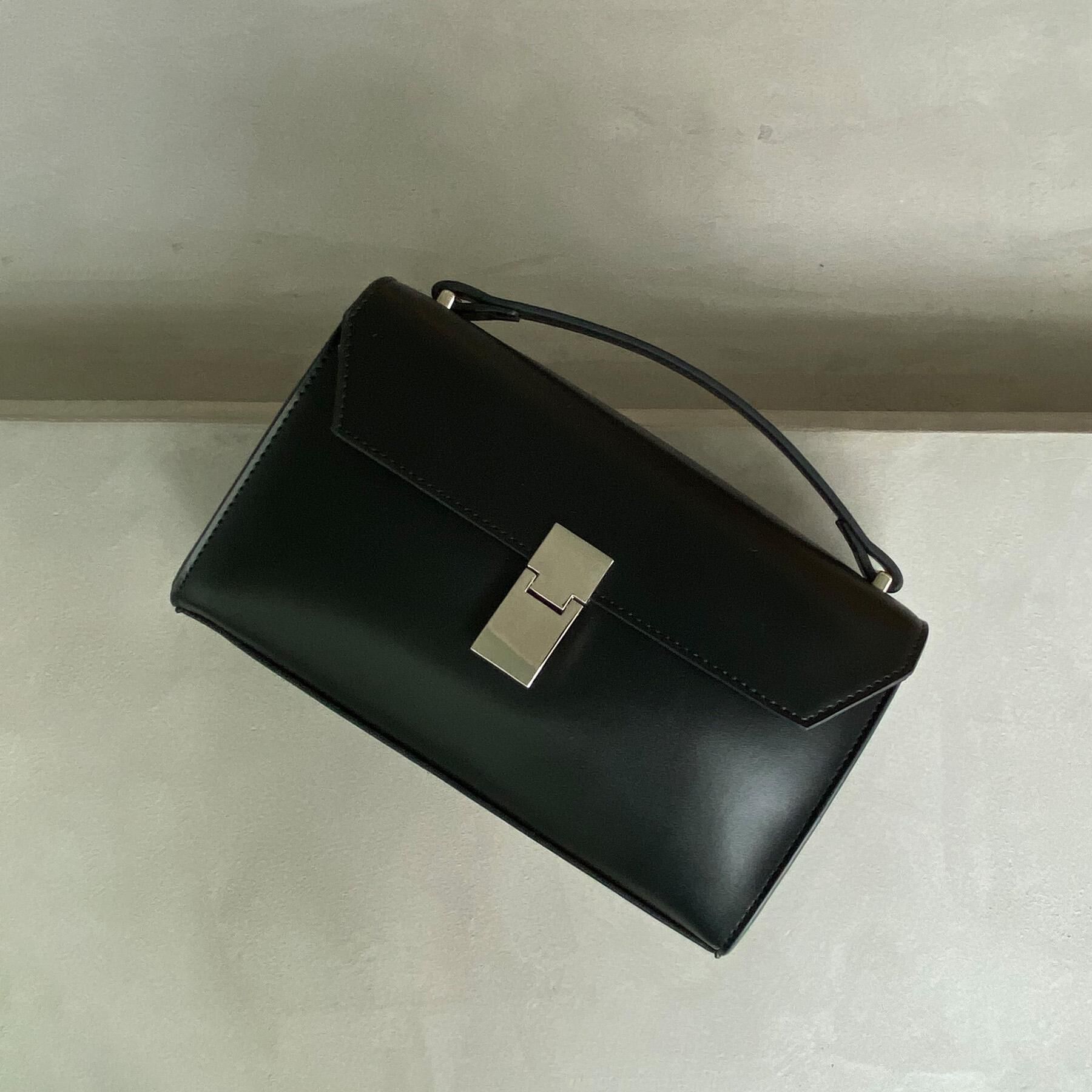 tk.TAKEO KIKUCHI「ハンドルフラップショルダー」|ショルダー・メッセンジャー|ブラック(019)