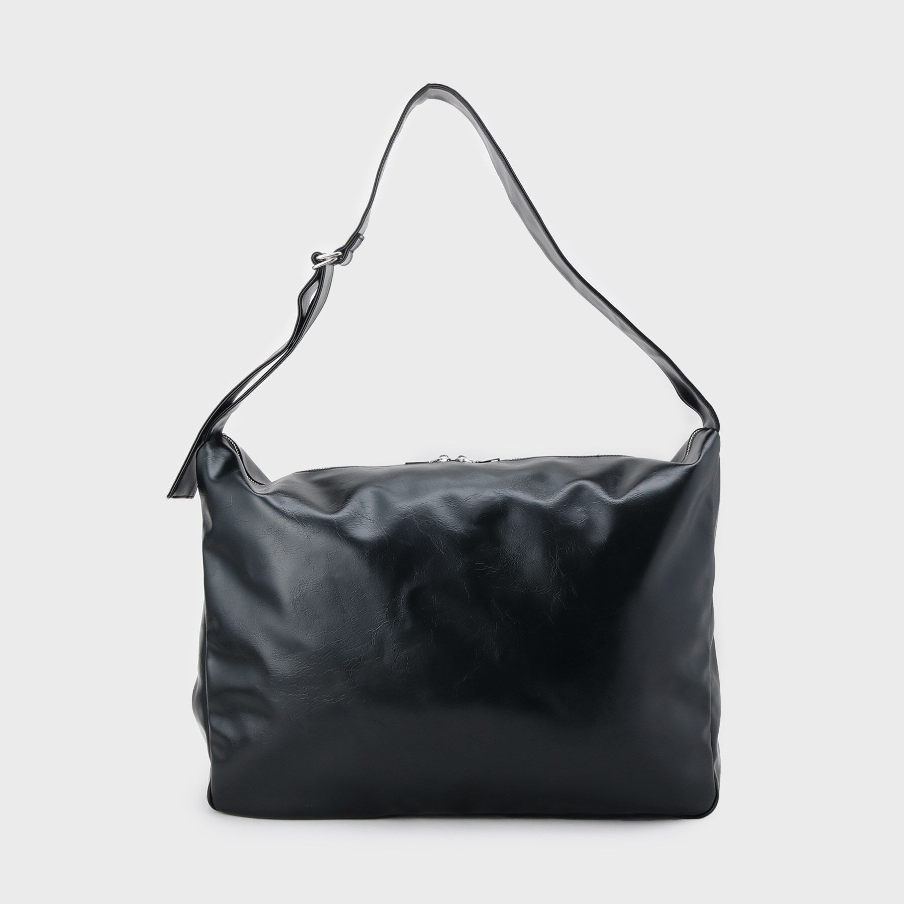 tk.TAKEO KIKUCHI「ルーズビッグショルダーバッグ／たすき掛け／ビッグ／A3サイズ収納可能」|ショルダー・メッセンジャー|ブラック(919)