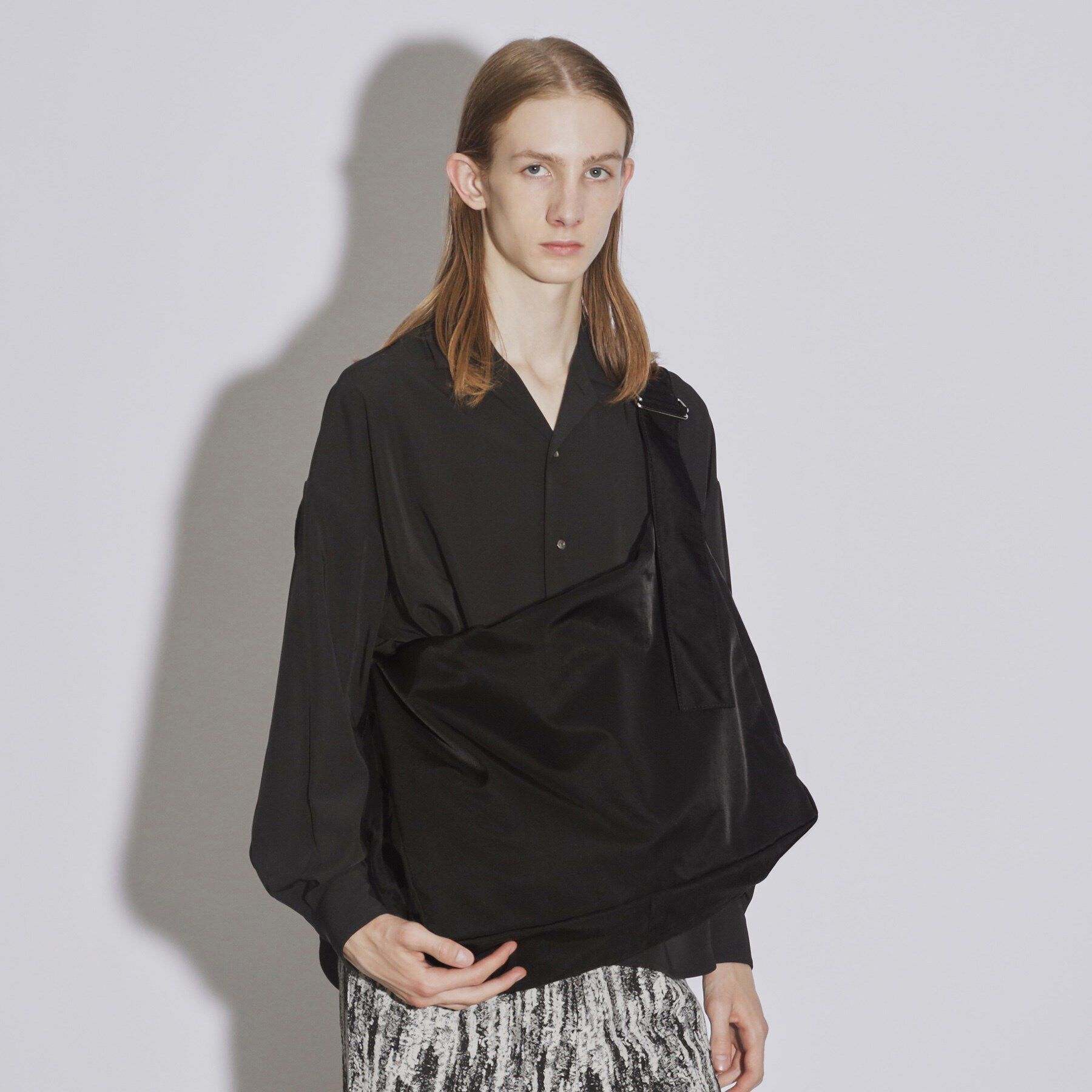 tk.TAKEO KIKUCHI「ルーズビッグショルダーバッグ／たすき掛け／ビッグ／A3サイズ収納可能」|ショルダー・メッセンジャー|