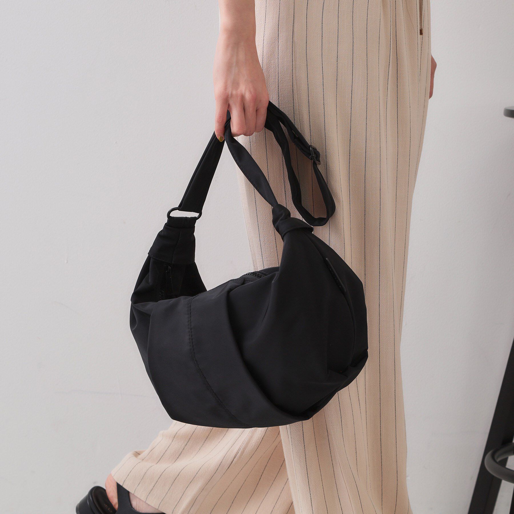 OPAQUE.CLIP「【2WAY】タックデザインミドルショルダーバッグ」|ショルダー・メッセンジャー|