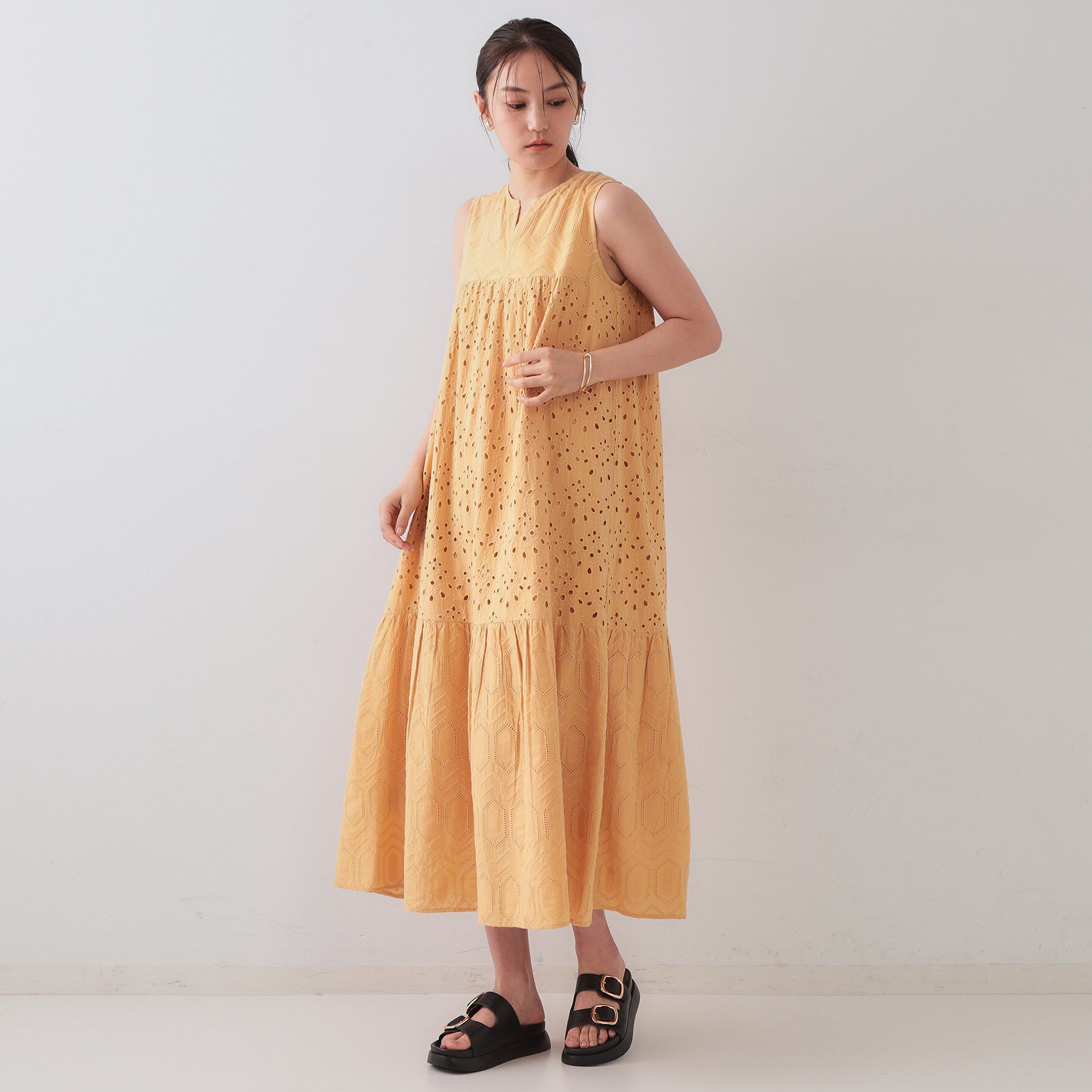 OPAQUE.CLIP「【軽量】ゴールドバックルフットベッドサンダル」|サンダル|