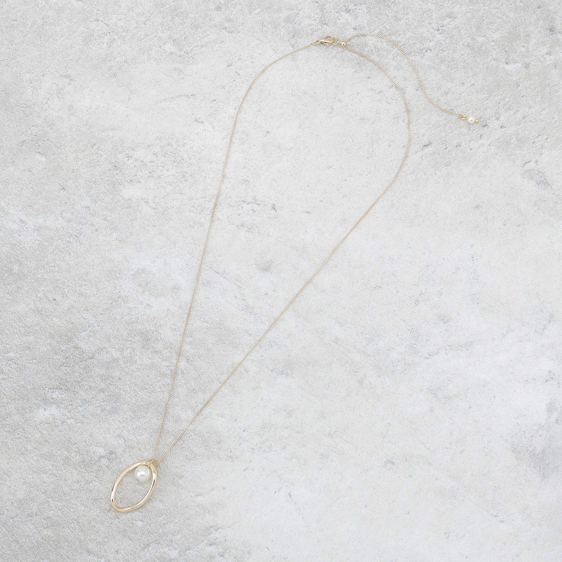 OPAQUE.CLIP「オーバルメタル&times;フェイクパール スライドネックレス」|ネックレス|