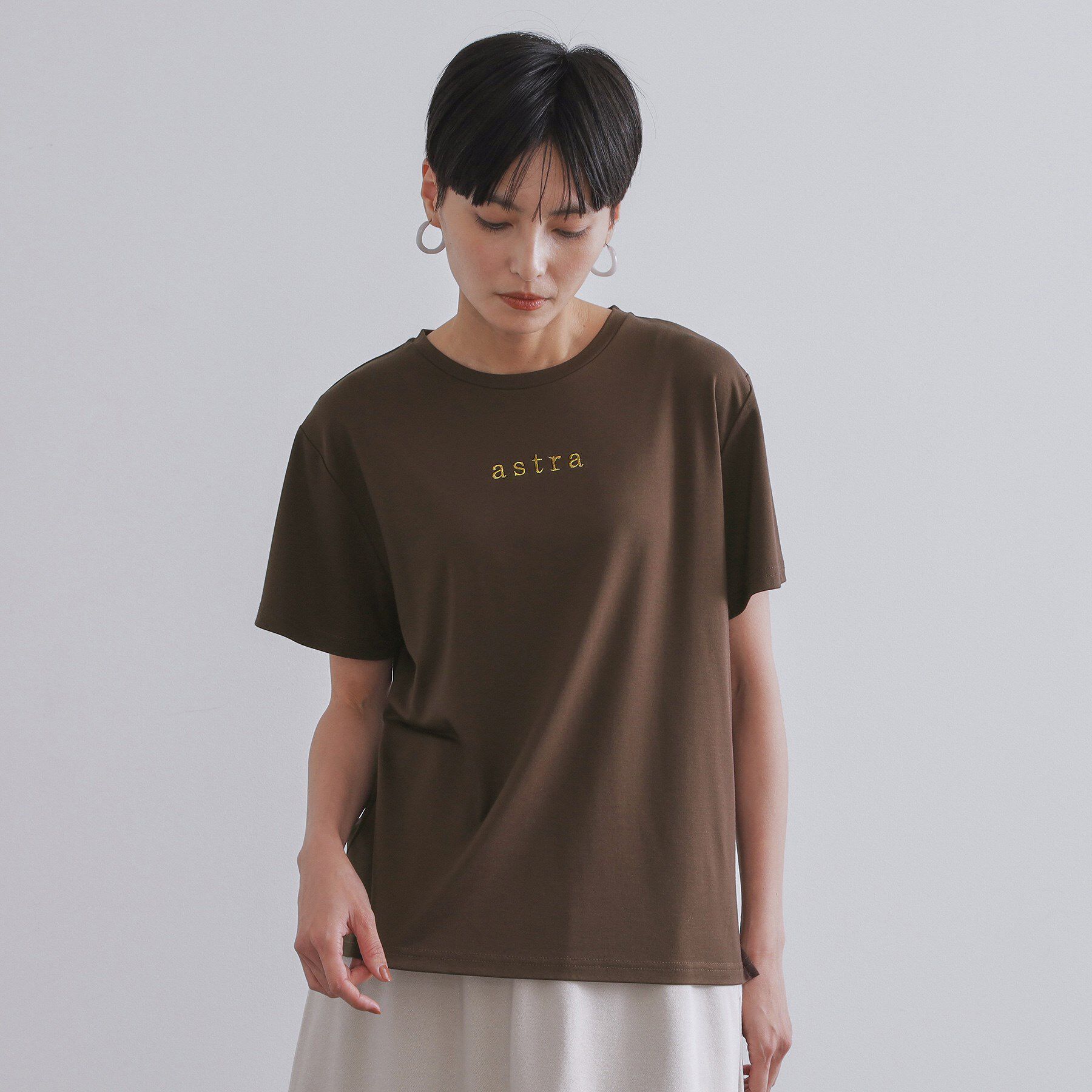 OPAQUE.CLIP「メタリック刺繍ロゴTシャツ【接触冷感/洗濯機洗い可】」|Tシャツ・カットソー|