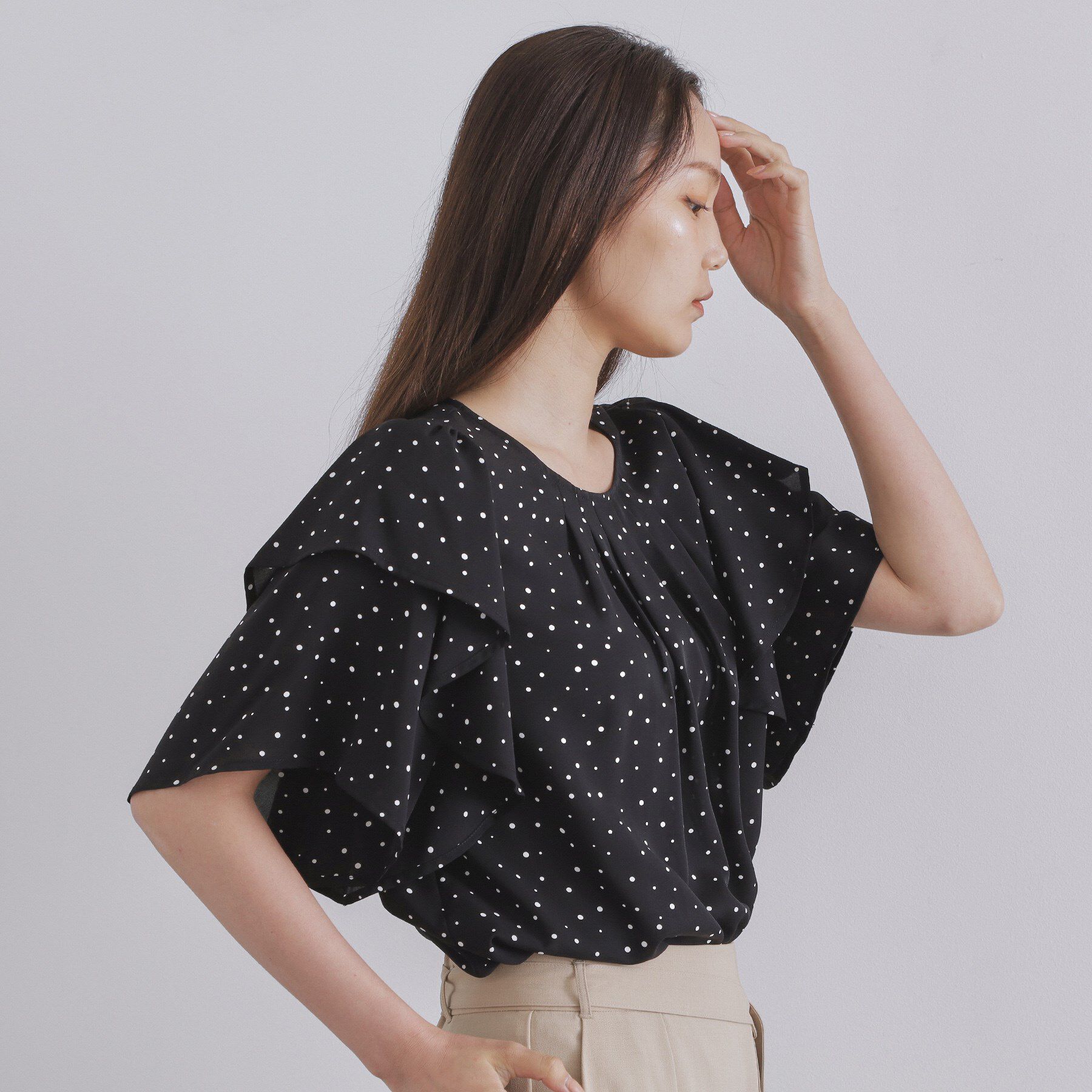 OPAQUE.CLIP「ランダムドットフリルブラウス【洗濯機洗い可】」|シャツ・ブラウス|