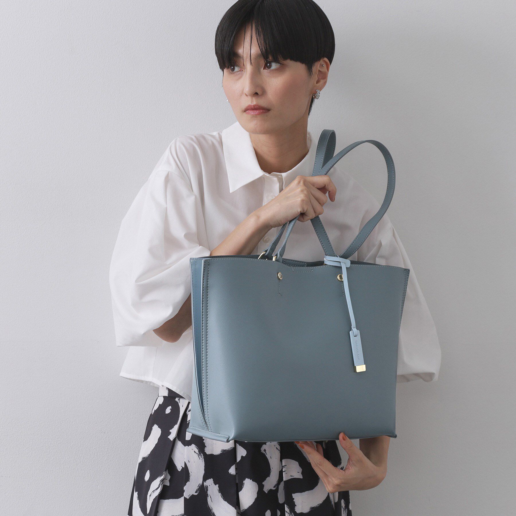OPAQUE.CLIP「【名品/A4サイズ対応】バイカラースムーストートバッグ」|トートバッグ|ブルー(892)