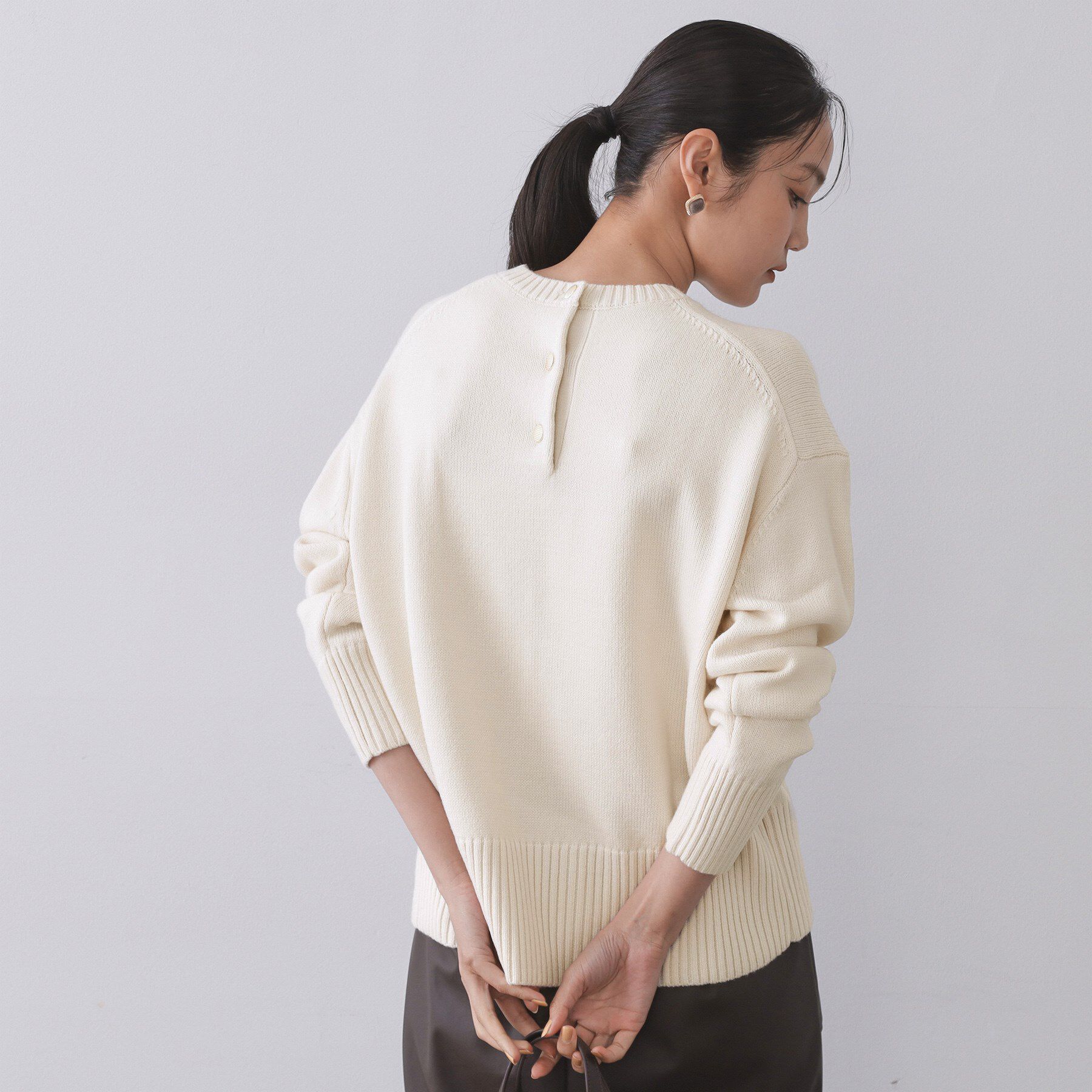 OPAQUE.CLIP「バックボタンリラクシーニット【洗濯機OK】」|ニット・セーター|