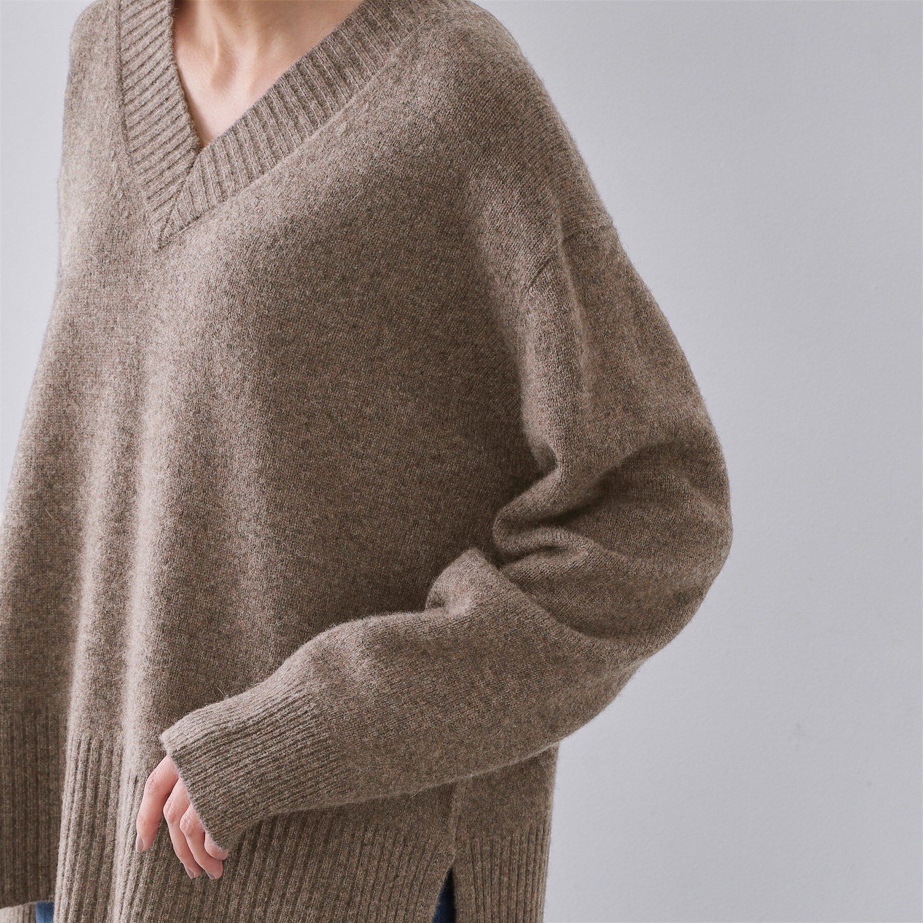 OPAQUE.CLIP「リラクシーVネックミドルゲージニット【洗える】」|ニット・セーター|