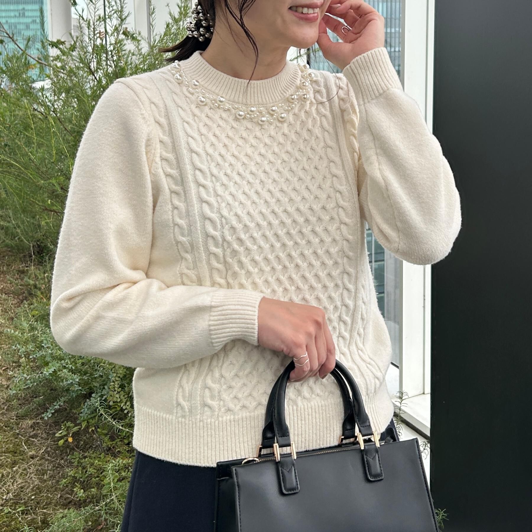 Couture broach「【きれいめ】パール調デザイン アラン柄ニット」|ニット・セーター|