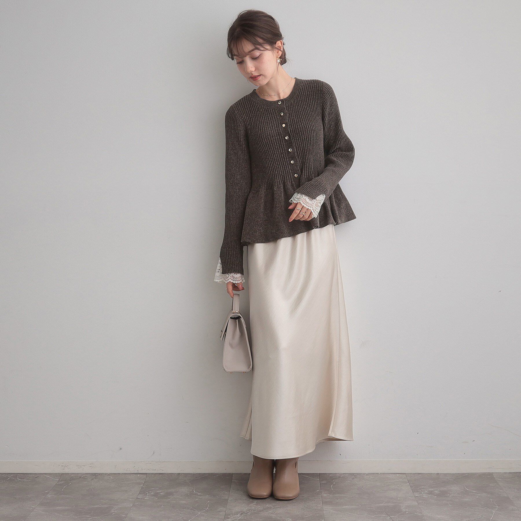 Couture broach「【袖口レース・着映え】短毛モールペプラム カーデ」|カーディガン|