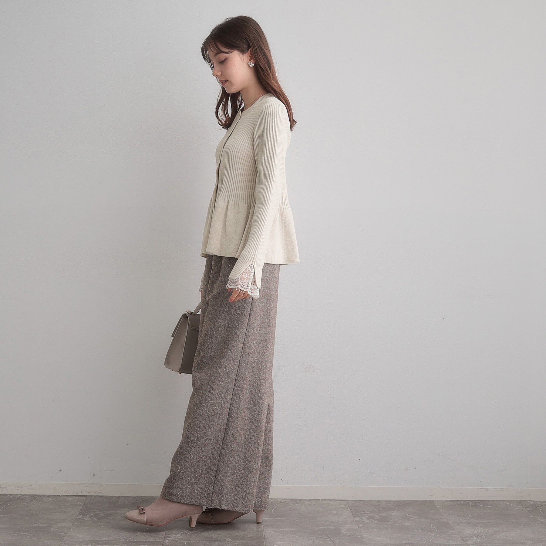 Couture broach「【袖口レース・着映え】短毛モールペプラム カーデ」|カーディガン|