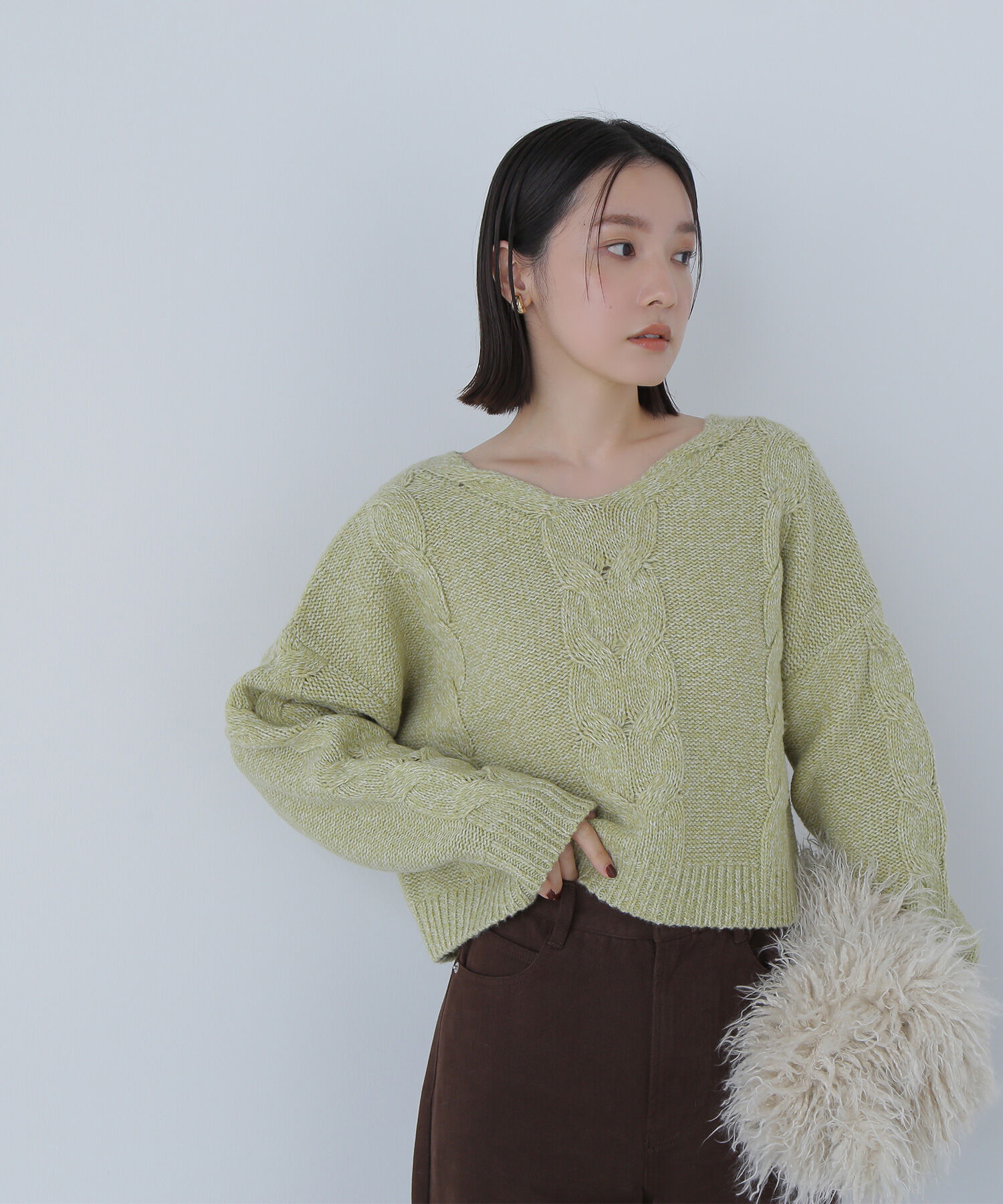  「Vネックケーブルニット」|ニット・セーター|