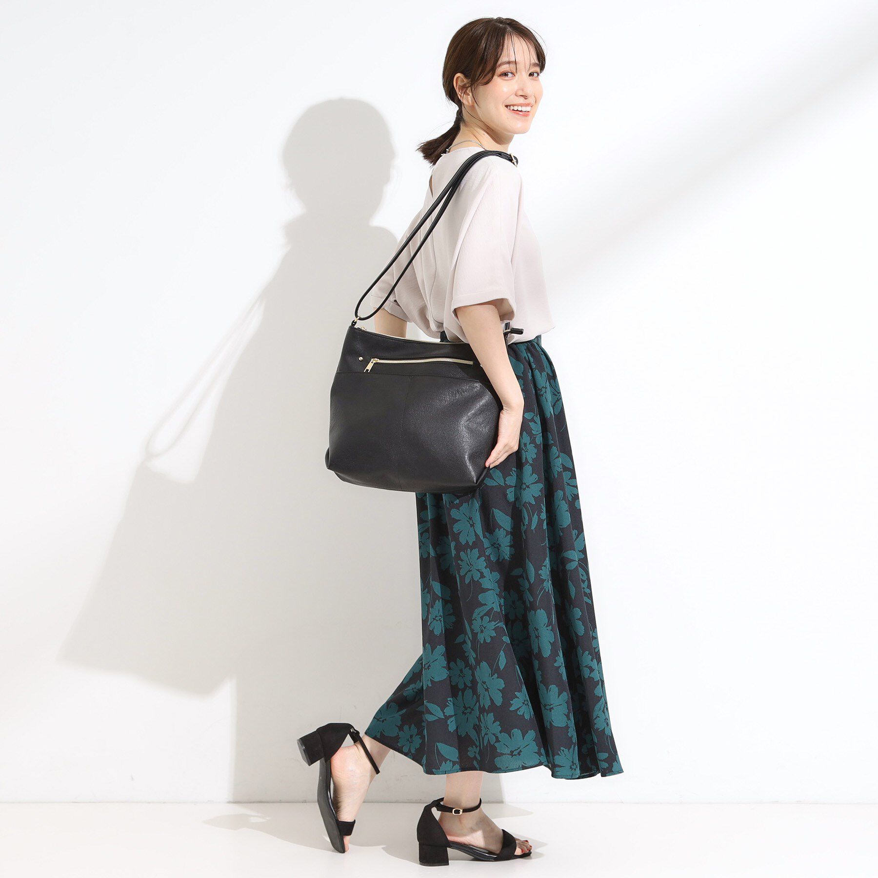 SHOO･LA･RUE「【デイリー使いに】フロント2ポケット ショルダーバッグ」|ショルダー・メッセンジャー|