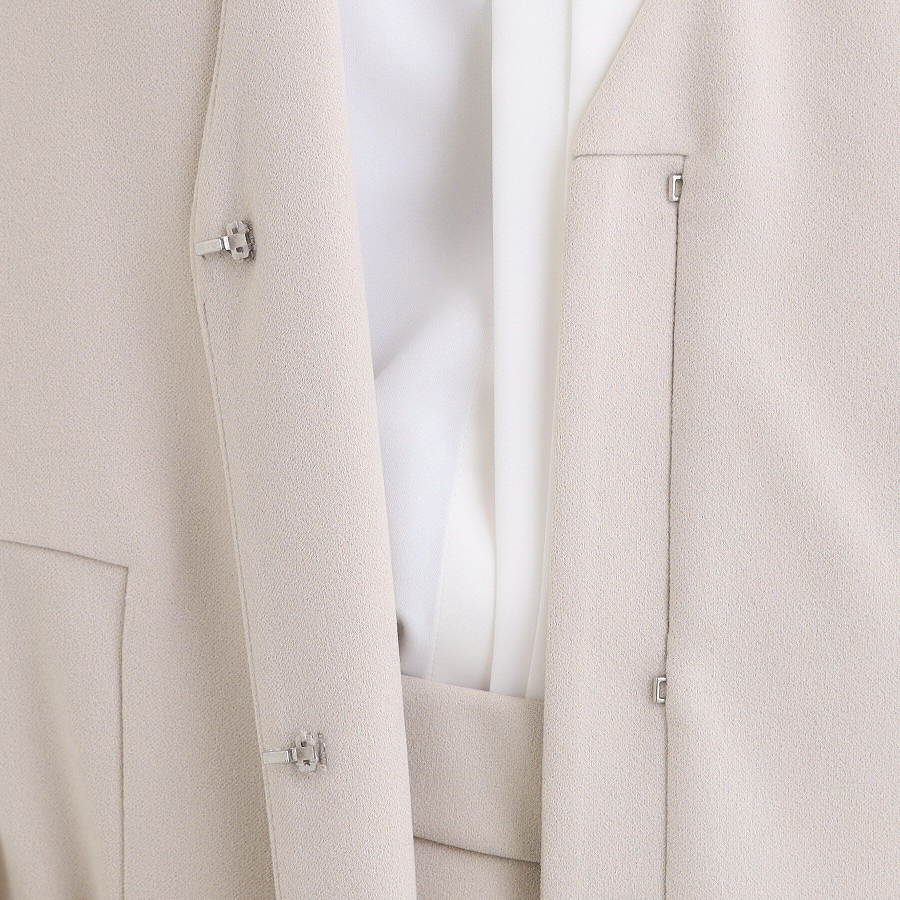 SHOO･LA･RUE「【洗濯機可/セットアップ可/S-3L】きちんと楽に。カットジョーゼット ペプラムジレ」|ベスト・ジレ|