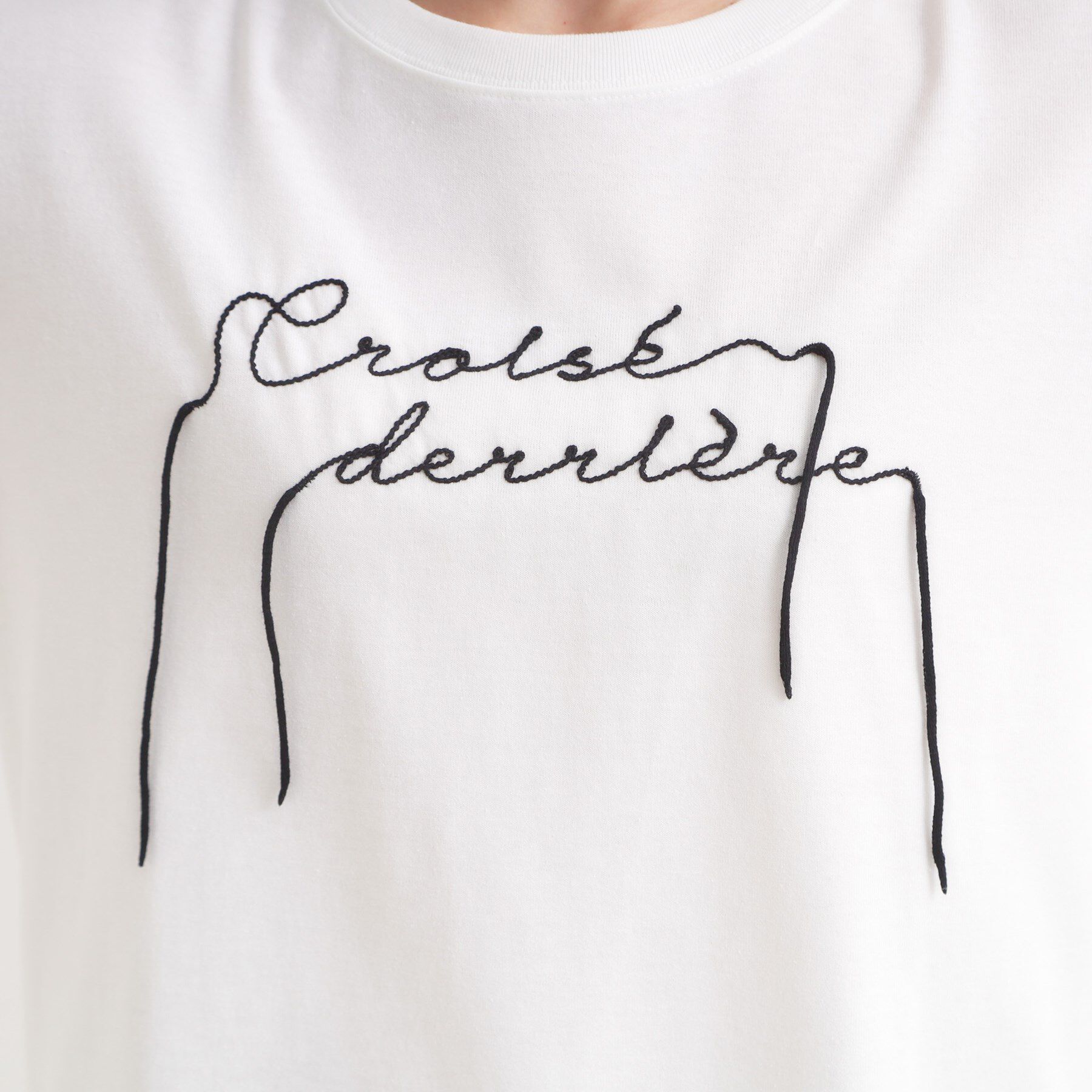 SHOO･LA･RUE「【洗濯機可/S-LL】周りと差がつく チェーンステッチロゴロンT」|Tシャツ・カットソー|