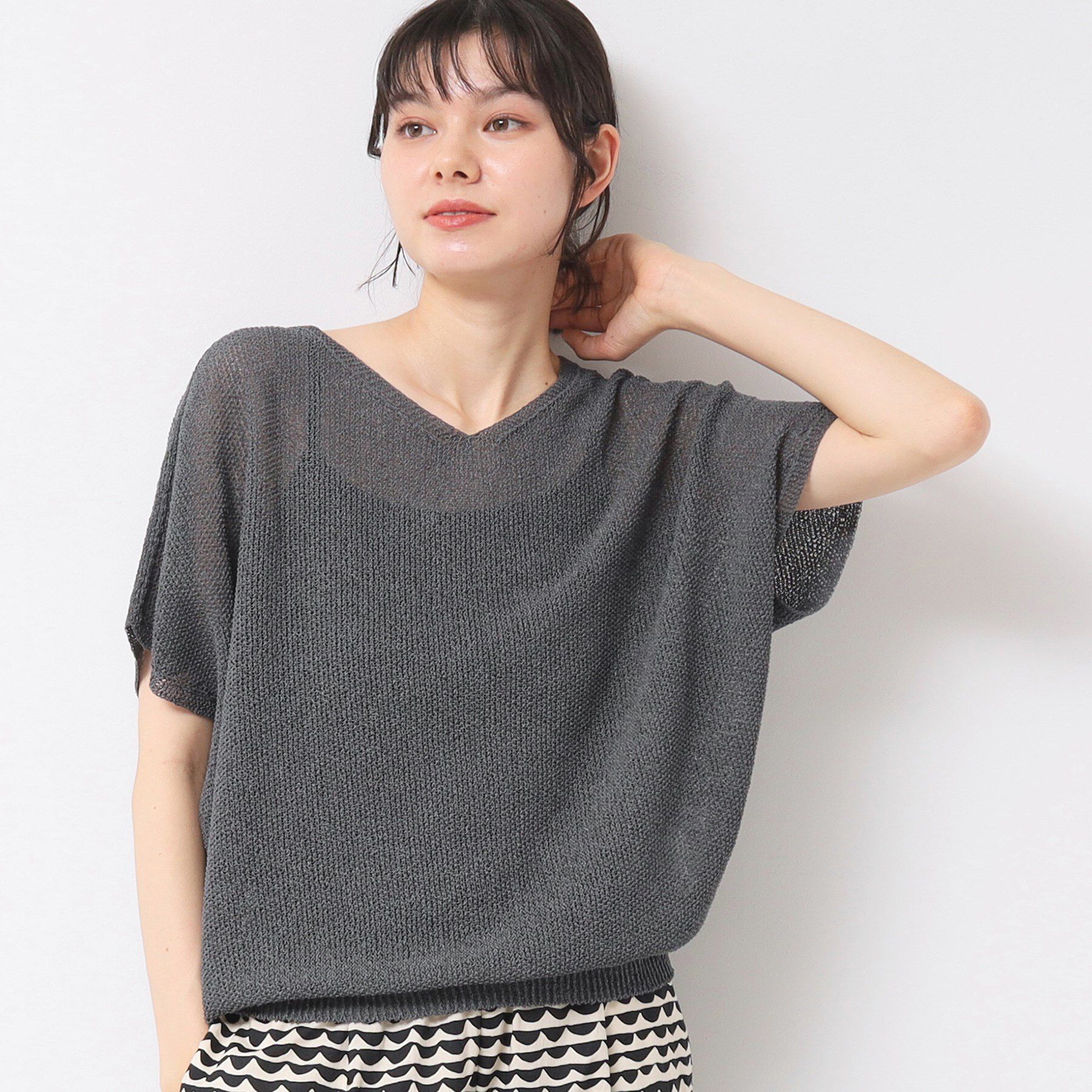 Dessin「【日本製・洗える】シームレスラインVネックニット」|ニット・セーター|チャコールグレー(0