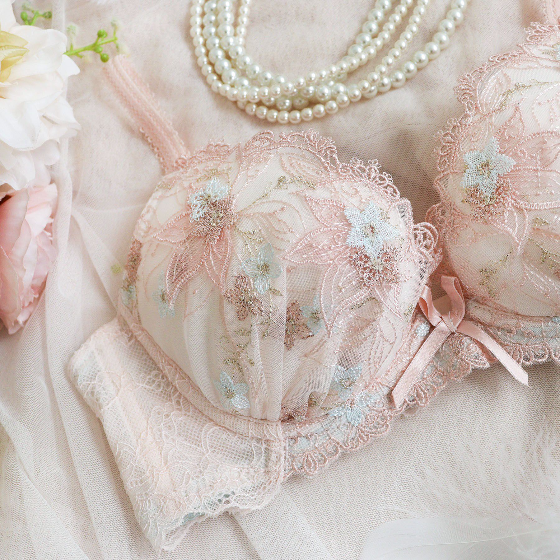 Risa Magli「セレスティナ ブラジャー (D-F) ＜V Make Type＞」|インナー|