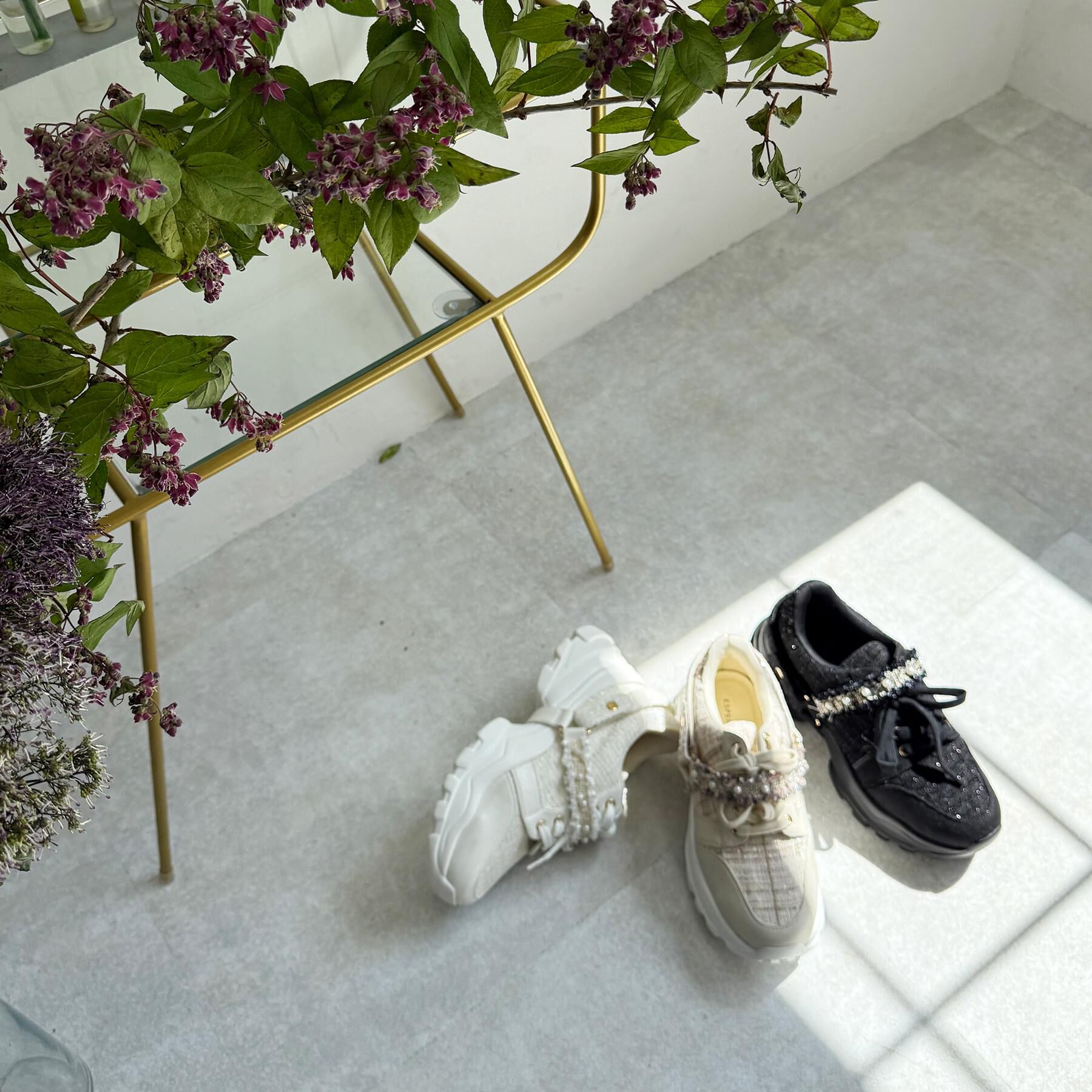 ESPERANZA「フリル&times;パール調ベルトツイードスニーカー」|スニーカー|