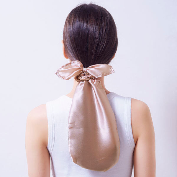 コジット「コジット シルクシャイニーポニーキャップ (本体：26.5&times;16cm&nbsp;シュシュ：全周25cm)」|ヘアスタイリング|