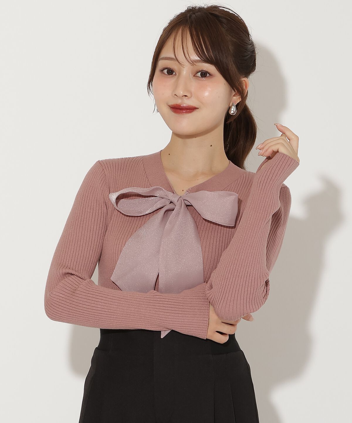 アンドクチュール「リボンボウタイ付きリブプルオーバー」|ニット・セーター|ピンク