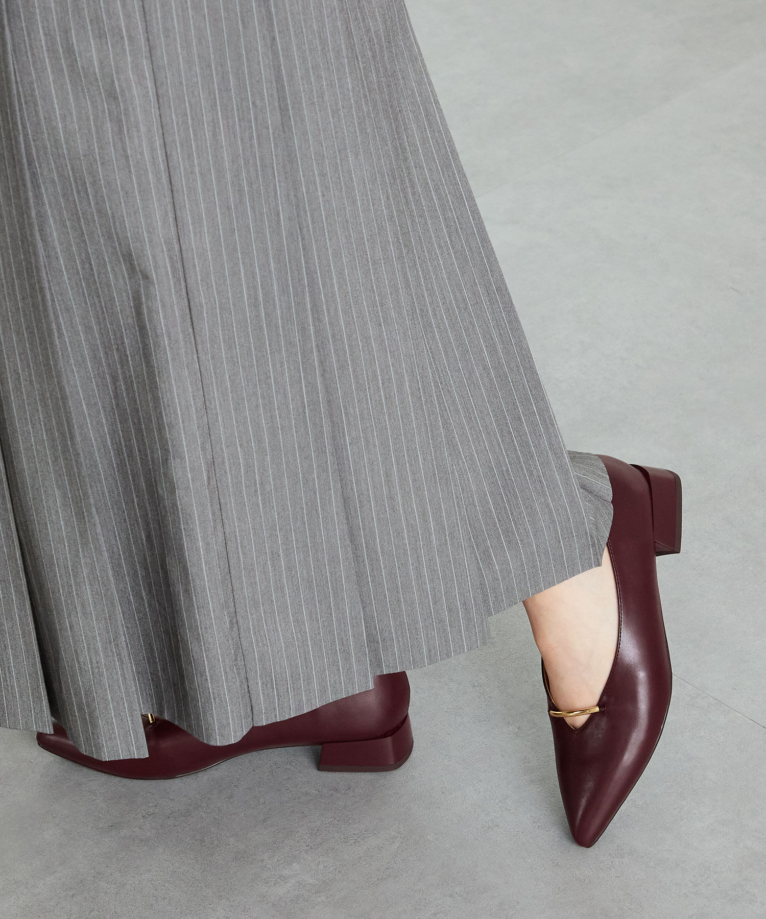 ORiental TRaffic「【WEB限定】ラインメタルパーツ ポインテッドトゥ パンプス /55304 フラット シンプル」|パンプス|