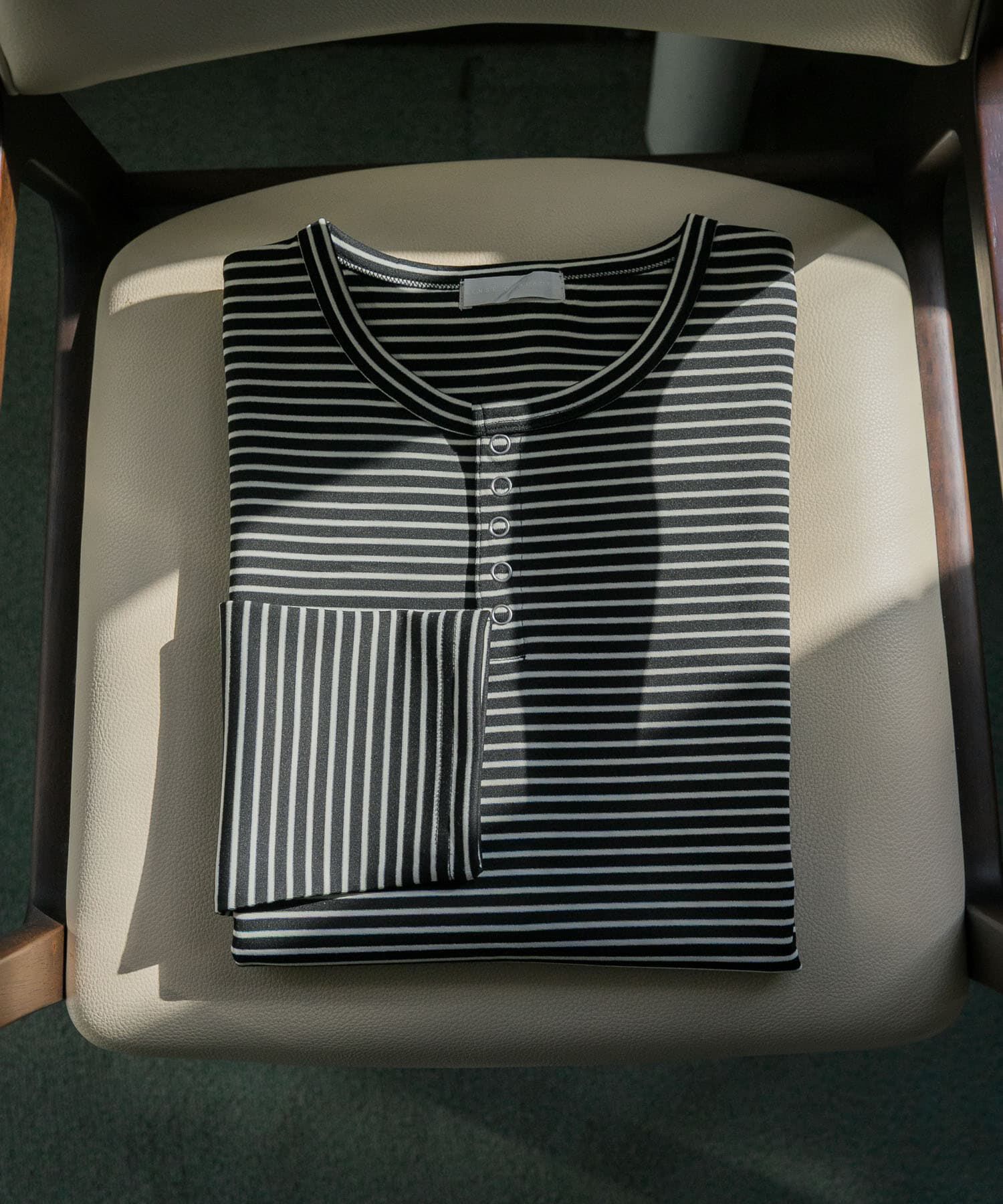 SENSE OF PLACE by URBAN RESEARCH「ボーダーヘンリーネックロングTシャツ」|Tシャツ・カットソー|ブラック