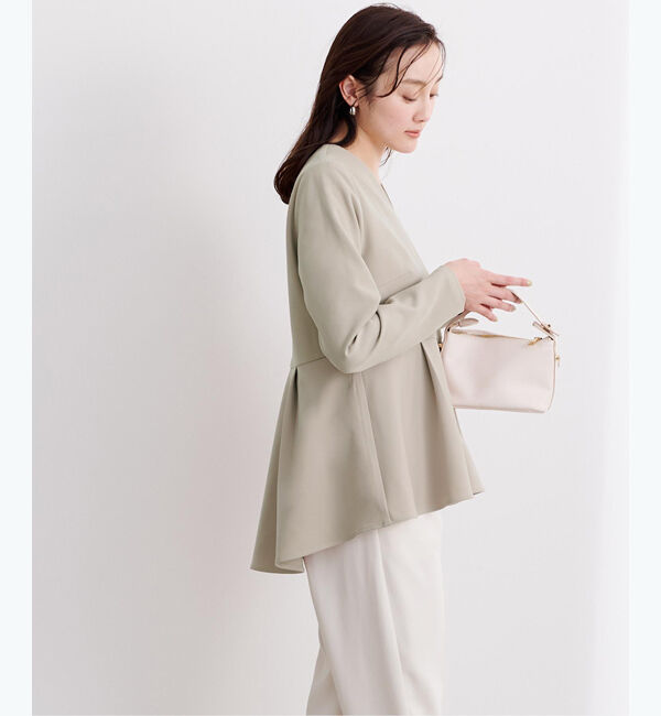 ur's「Vネックタックペプラムトップス」|Tシャツ・カットソー|