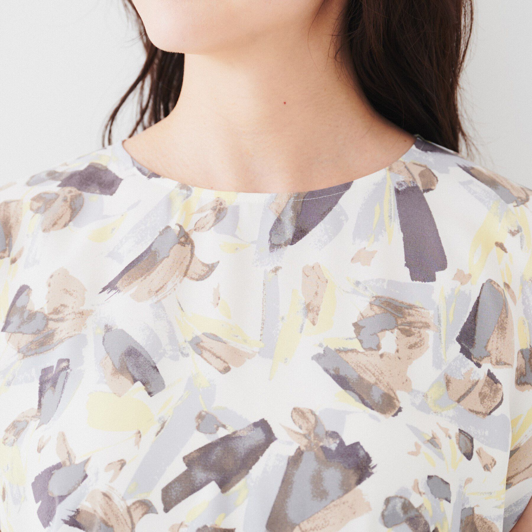 UNTITLED「【オンオフ使える/手洗い可】ペイントプリントブラウス」|シャツ・ブラウス|