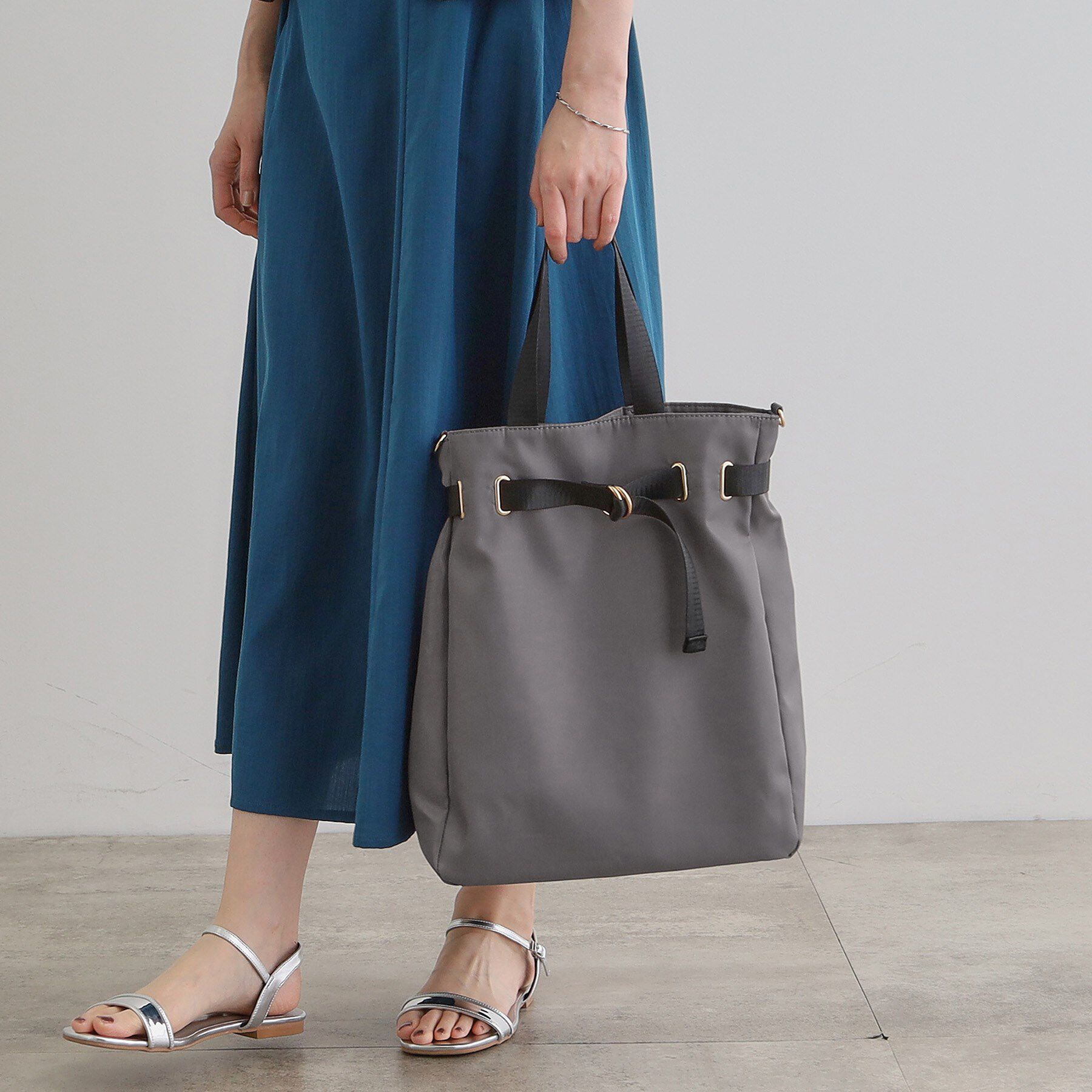 grove「【晴れの日も雨の日も】撥水ベルト2WAYトート」|トートバッグ|チャコールグレー(0