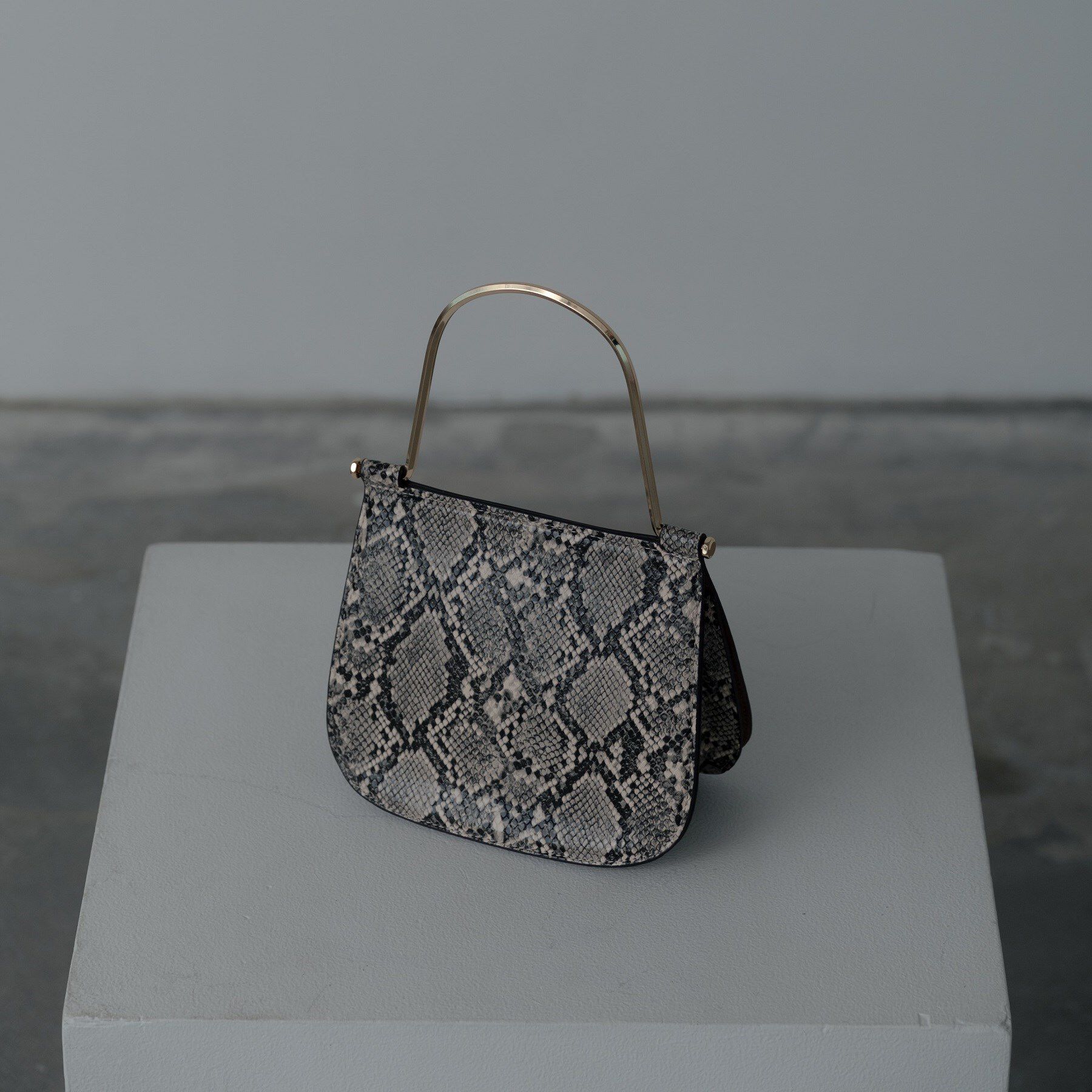 GALLEST「【LE VERNIS】Metal handle minibag」|ショルダー・メッセンジャー|