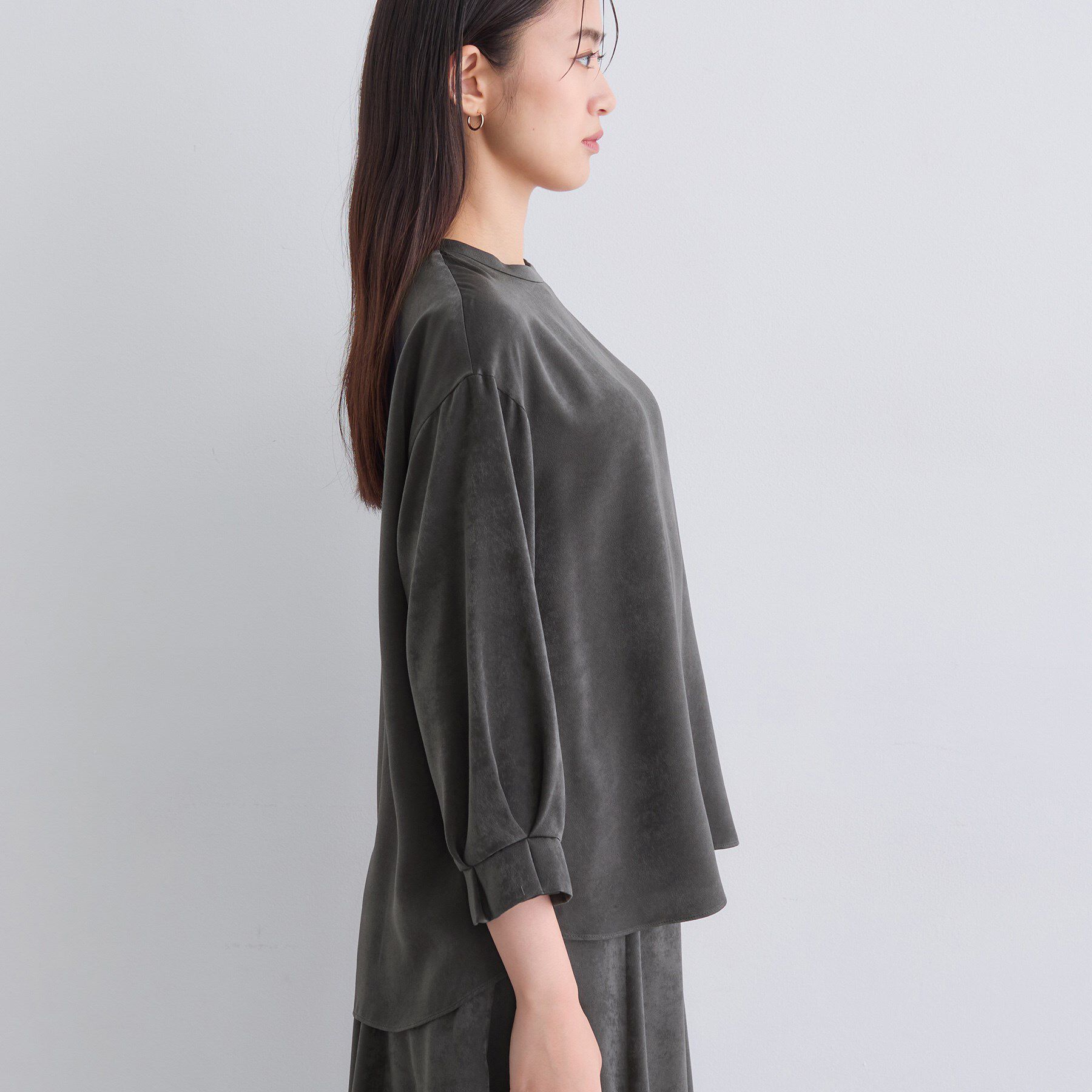 INDIVI「【セットアップ可能】スエード調サテンブラウス」|シャツ・ブラウス|