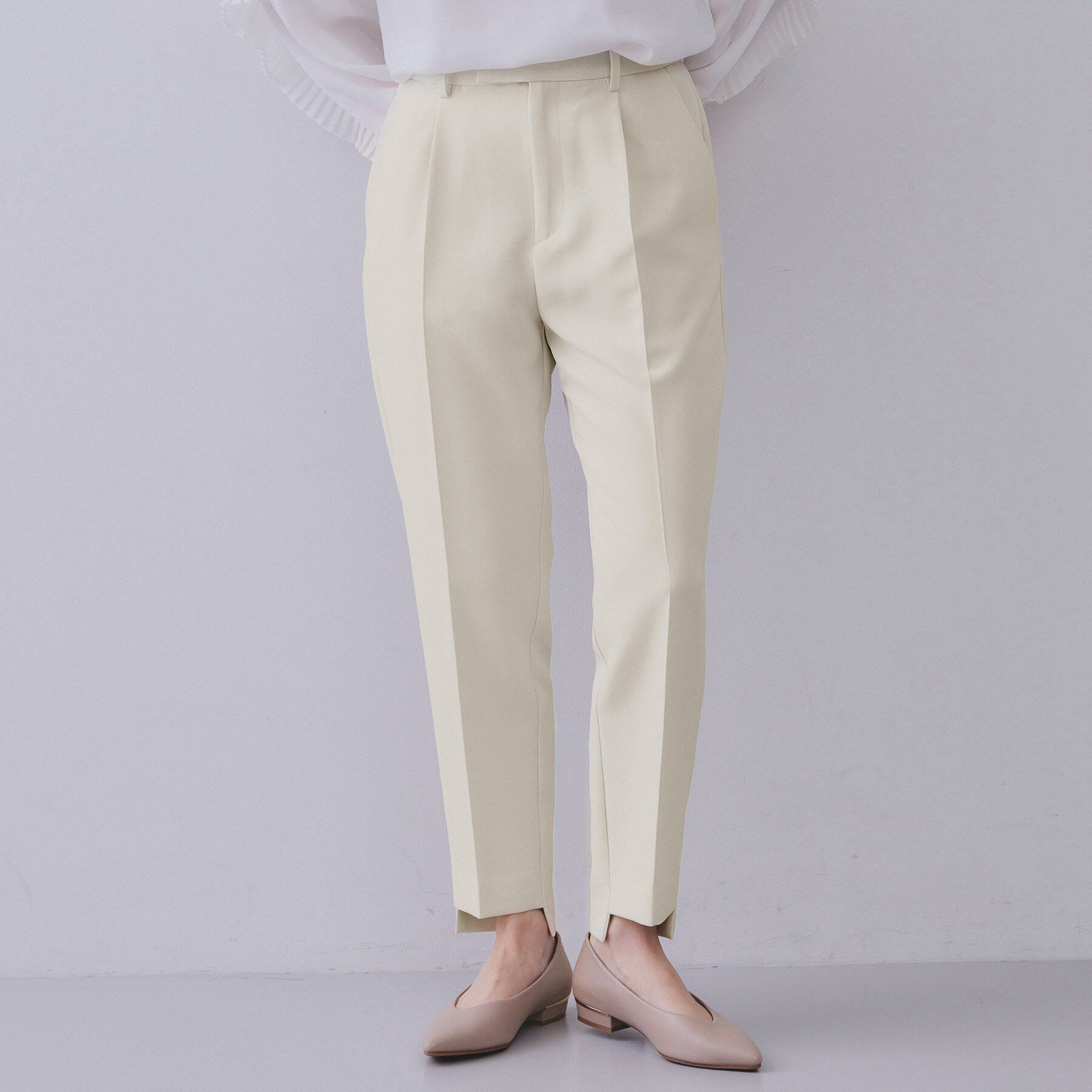 OPAQUE.CLIP「《通勤・セレモニー対応/セットアップ対応》ステップヘムテーパードパンツ【洗濯機洗い可】」|その他|オフホワイト(003