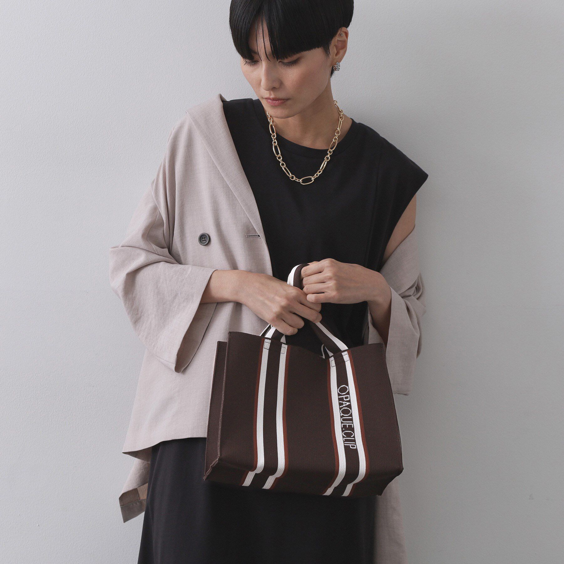 OPAQUE.CLIP「【2WAY】ラインハンドルスクエアニットミドルトートバッグ」|トートバッグ|ブラウン(044)