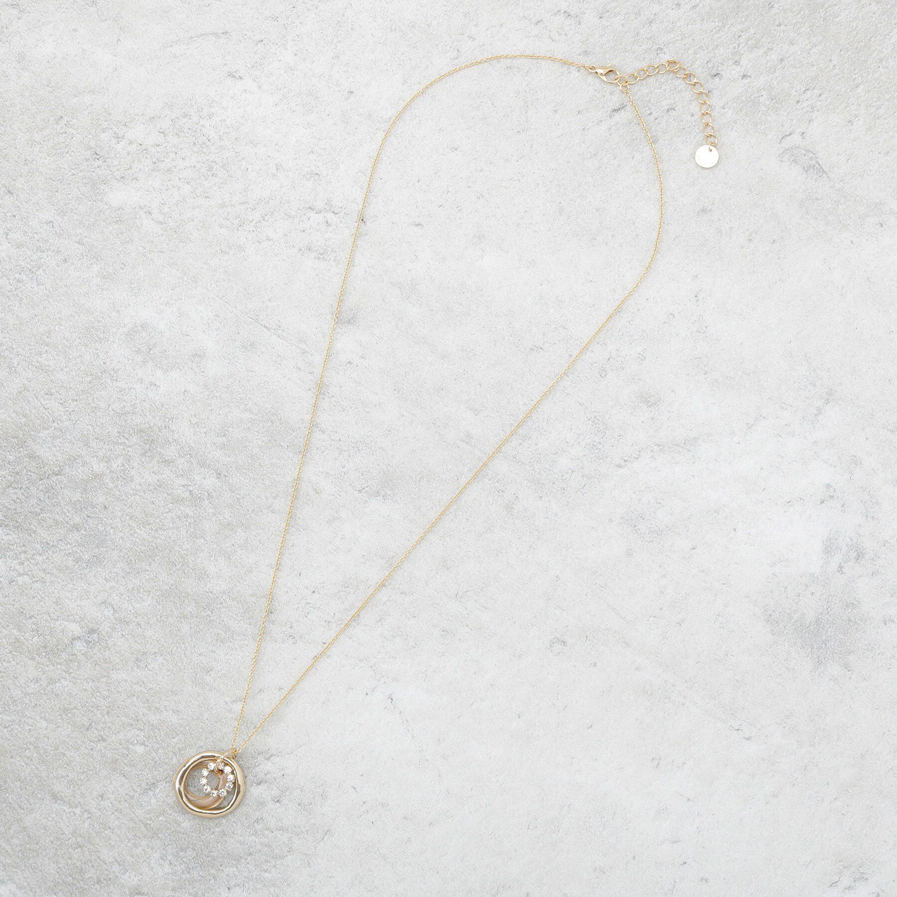 OPAQUE.CLIP「エポ&times;メタル&times;ビジュー トリプルリングネックレス」|ネックレス|