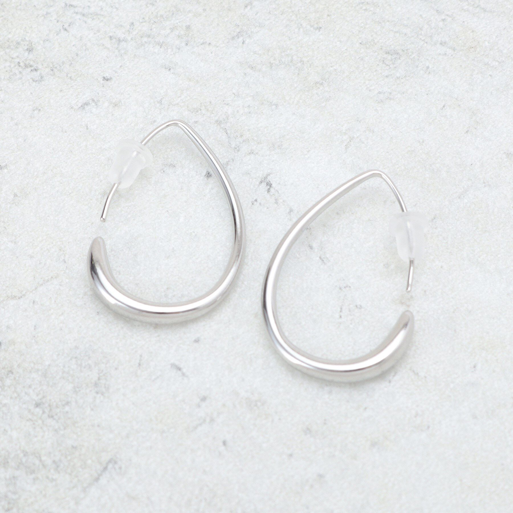 OPAQUE.CLIP「しずくメタルフープピアス」|ピアス|シルバー(006)