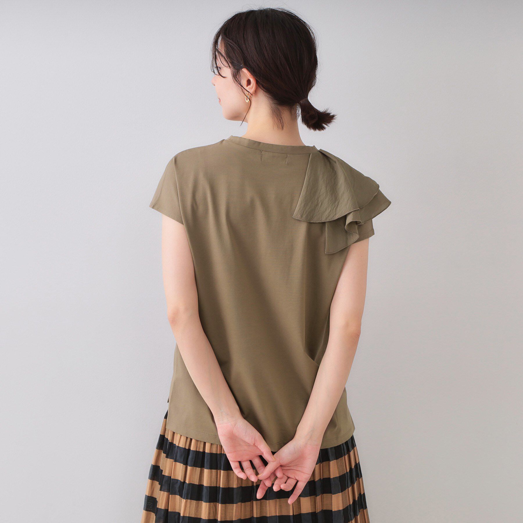 OPAQUE.CLIP「ショルダーフリルドッキングカットソー【洗濯機洗い可】」|Tシャツ・カットソー|