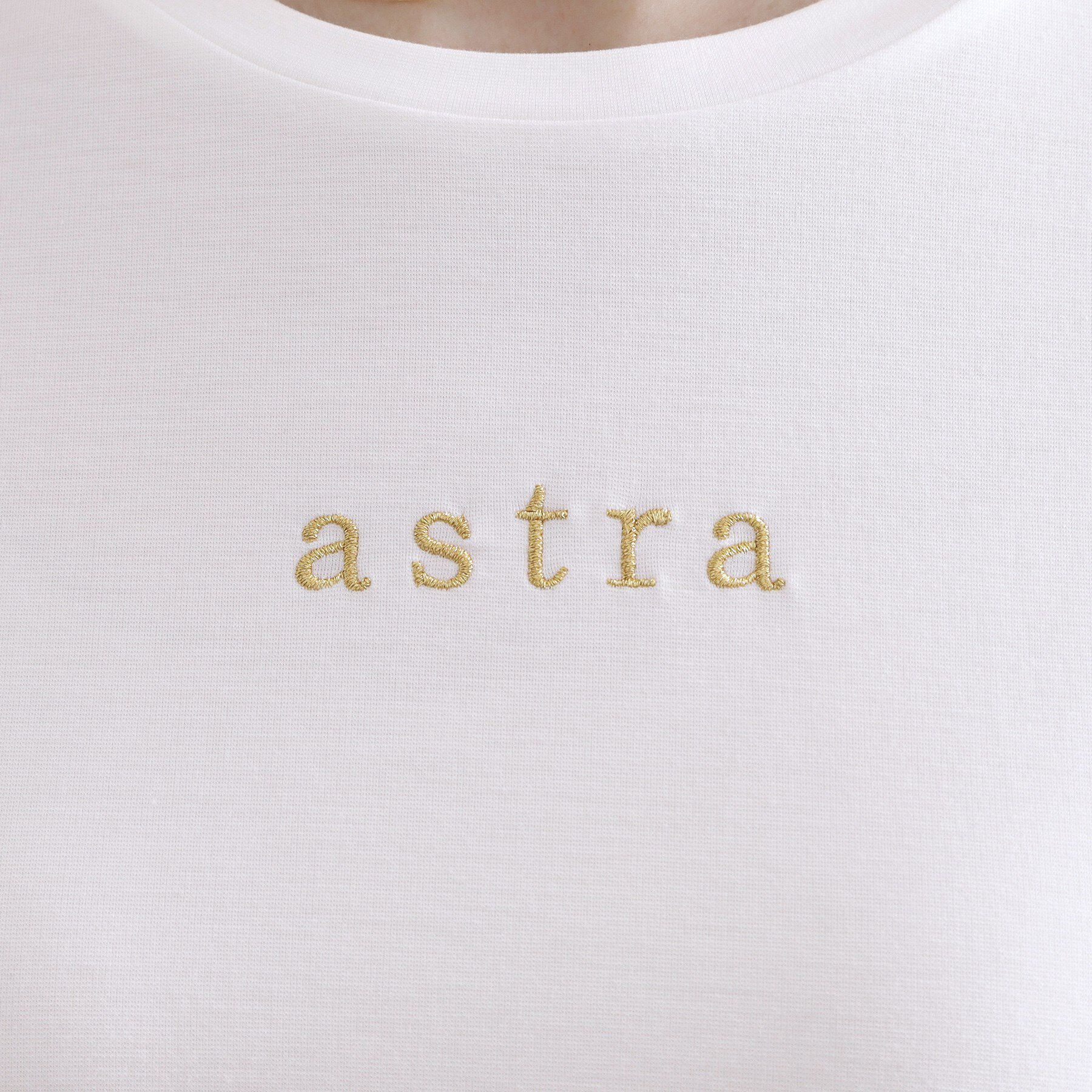 OPAQUE.CLIP「メタリック刺繍ロゴTシャツ【接触冷感/洗濯機洗い可】」|Tシャツ・カットソー|