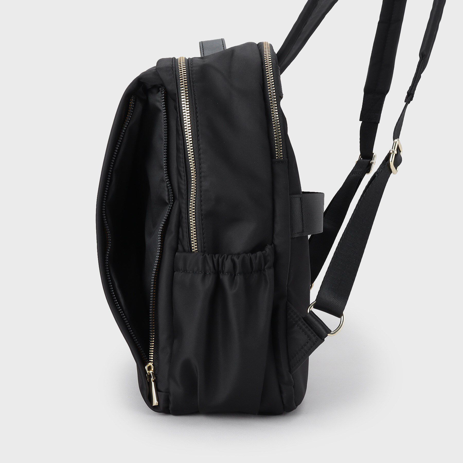 OPAQUE.CLIP「【マルチポケット/PC収納可能】ナイロンスクエアリュックサック」|リュック|