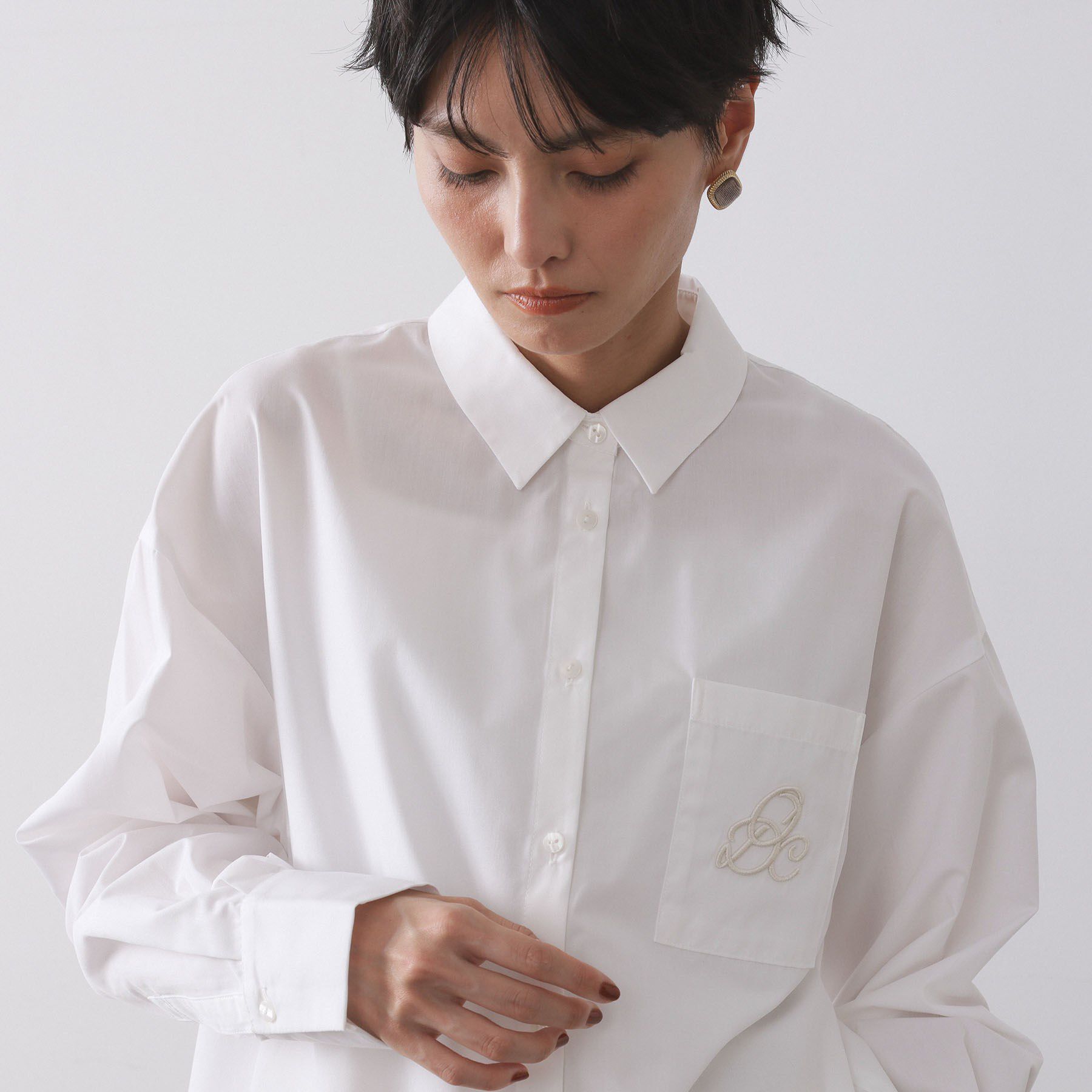 OPAQUE.CLIP「ポケット刺繍レギュラーカラーシャツ【洗濯機OK】」|シャツ・ブラウス|ホワイト(001)