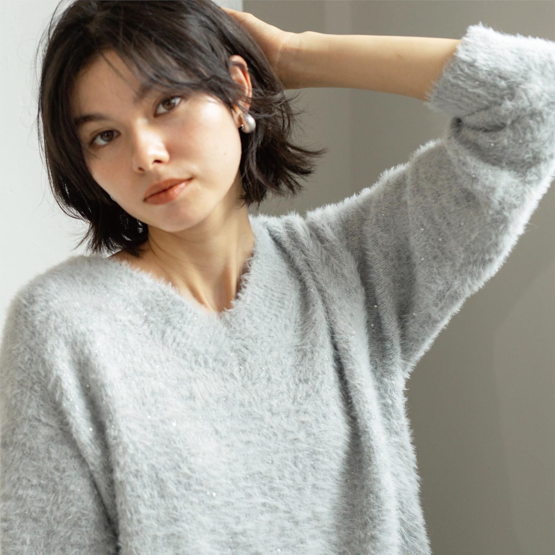 OPAQUE.CLIP「スパンコールフェザーVネックニット【洗濯機OK】」|ニット・セーター|