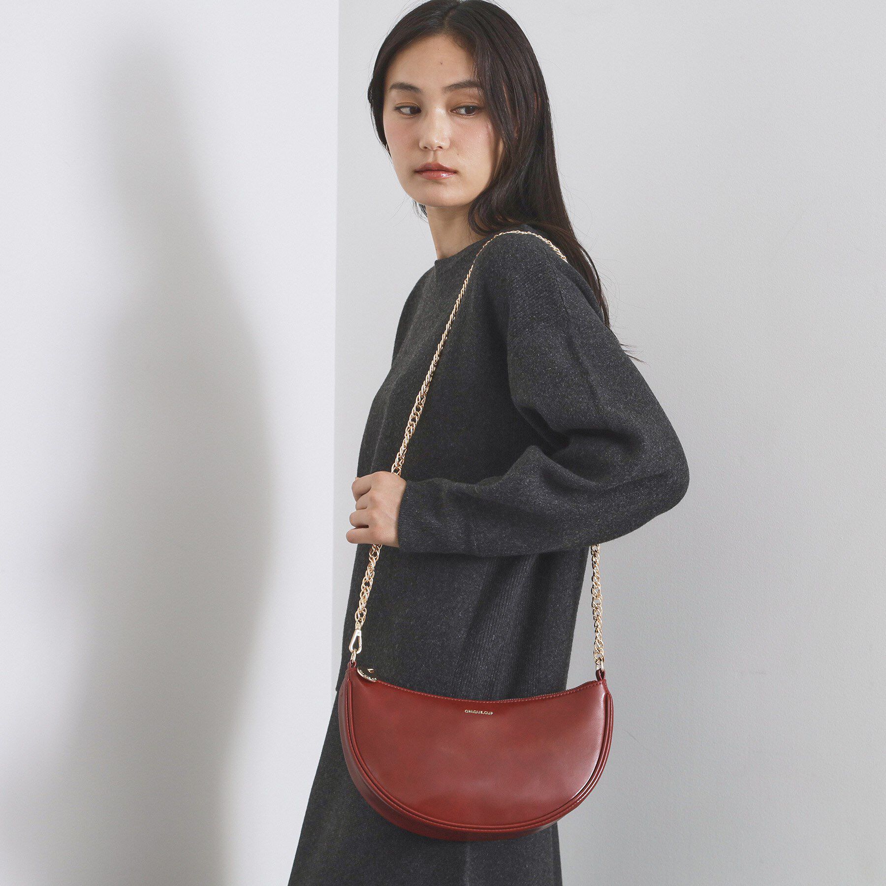 OPAQUE.CLIP「【2WAY】オイル調合皮チェーンハンドルムーンミドルバッグ」|ハンドバッグ|