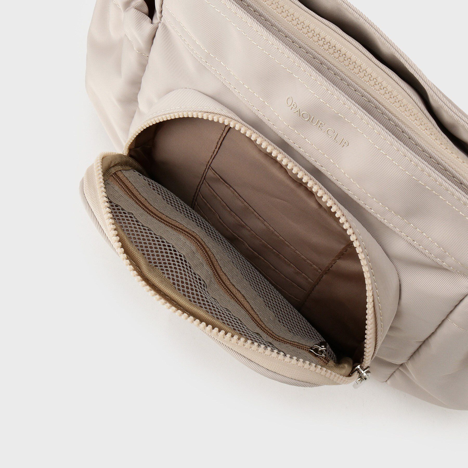 OPAQUE.CLIP「フロントポケット3層デザインショルダーバッグ【マルチポケット】」|ショルダー・メッセンジャー|