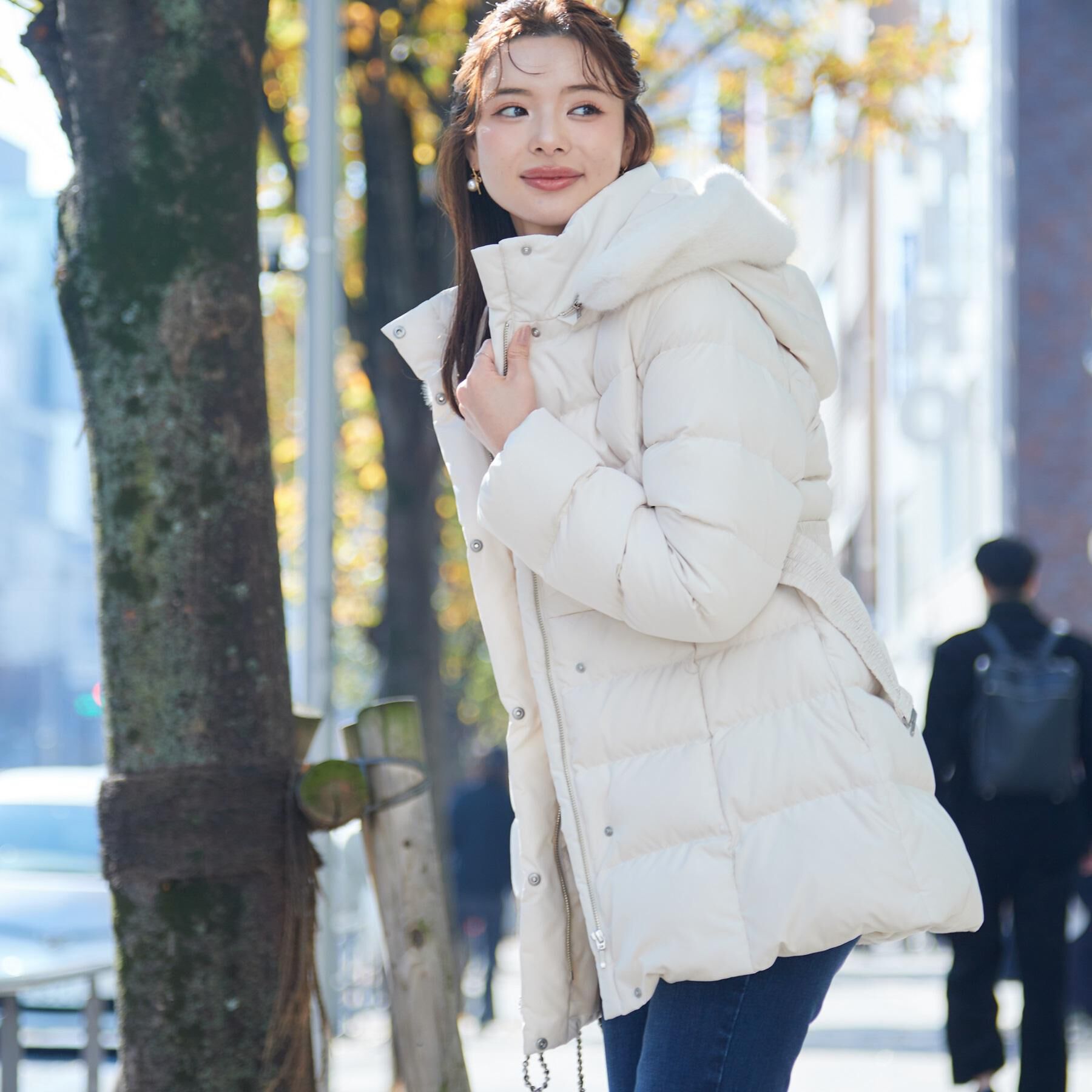 Couture broach「【2WAY・ベルト付き】フードフェイクファー ミドル丈ダウンコート」|ダウン|