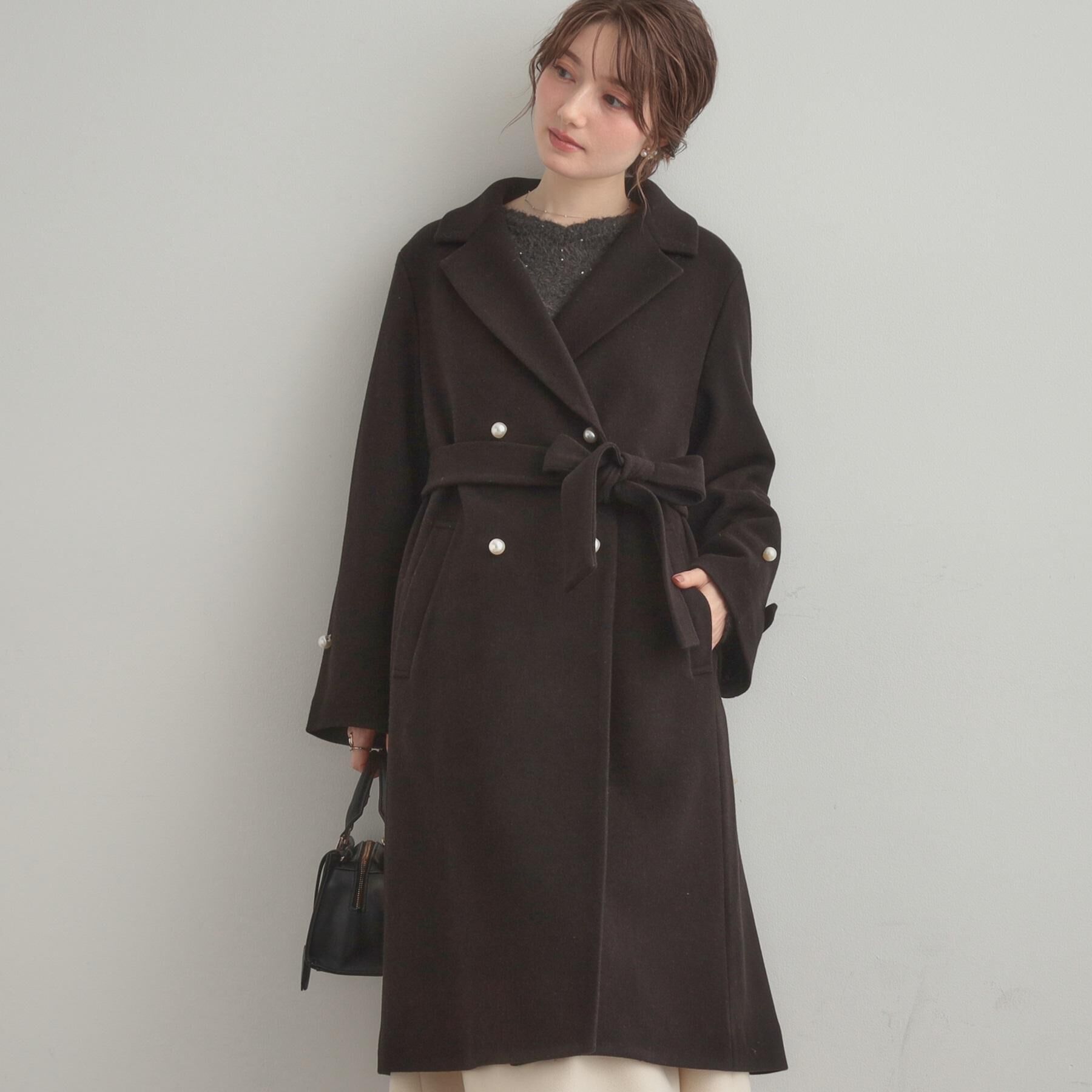 Couture broach「【大人上品・ベルト付き】パール調釦チェスターコート」|チェスターコート|ブラック(019)