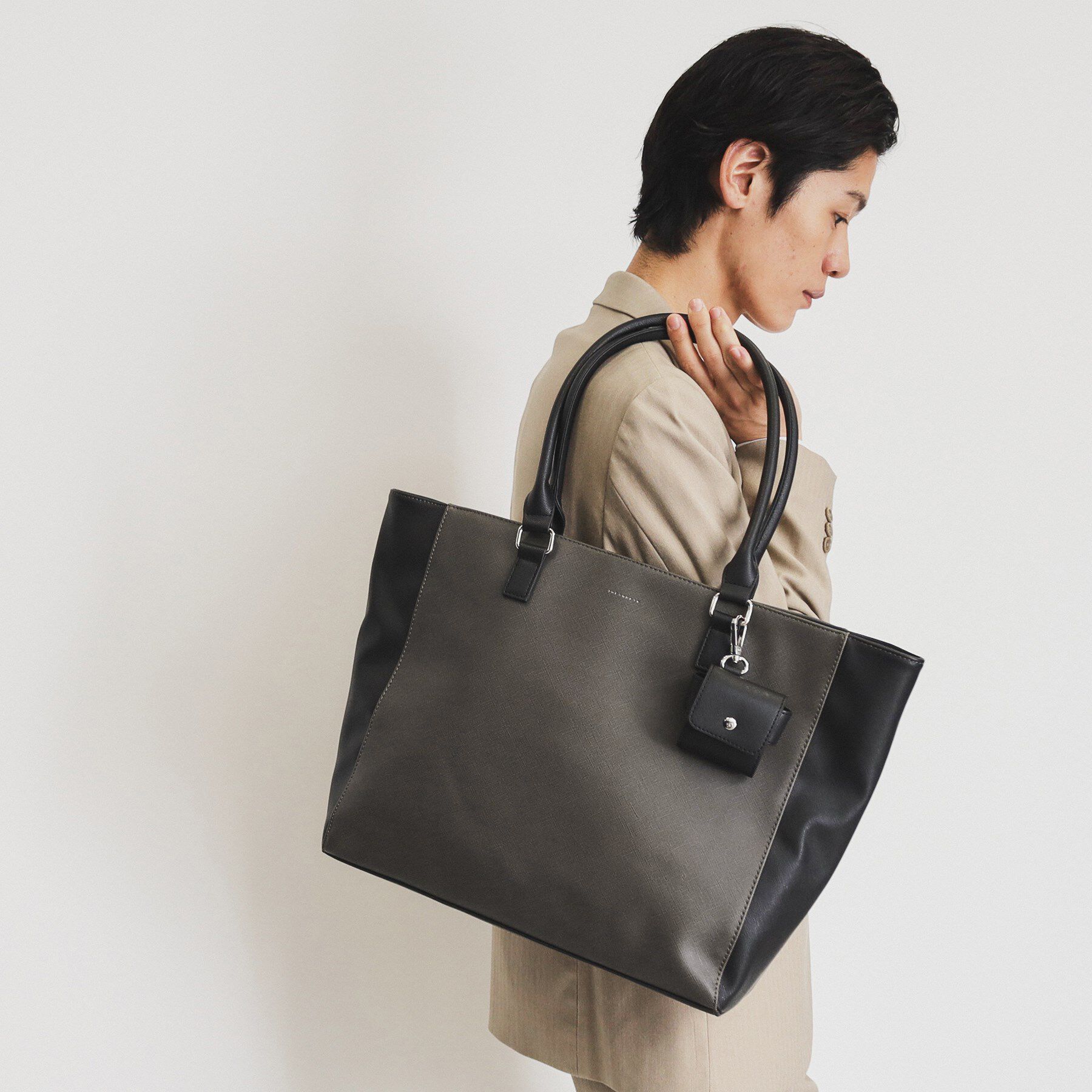 THE SHOP TK「【A4サイズ／ビジネスでも使える】合皮トートバッグ イヤホンケース付き」|トートバッグ|